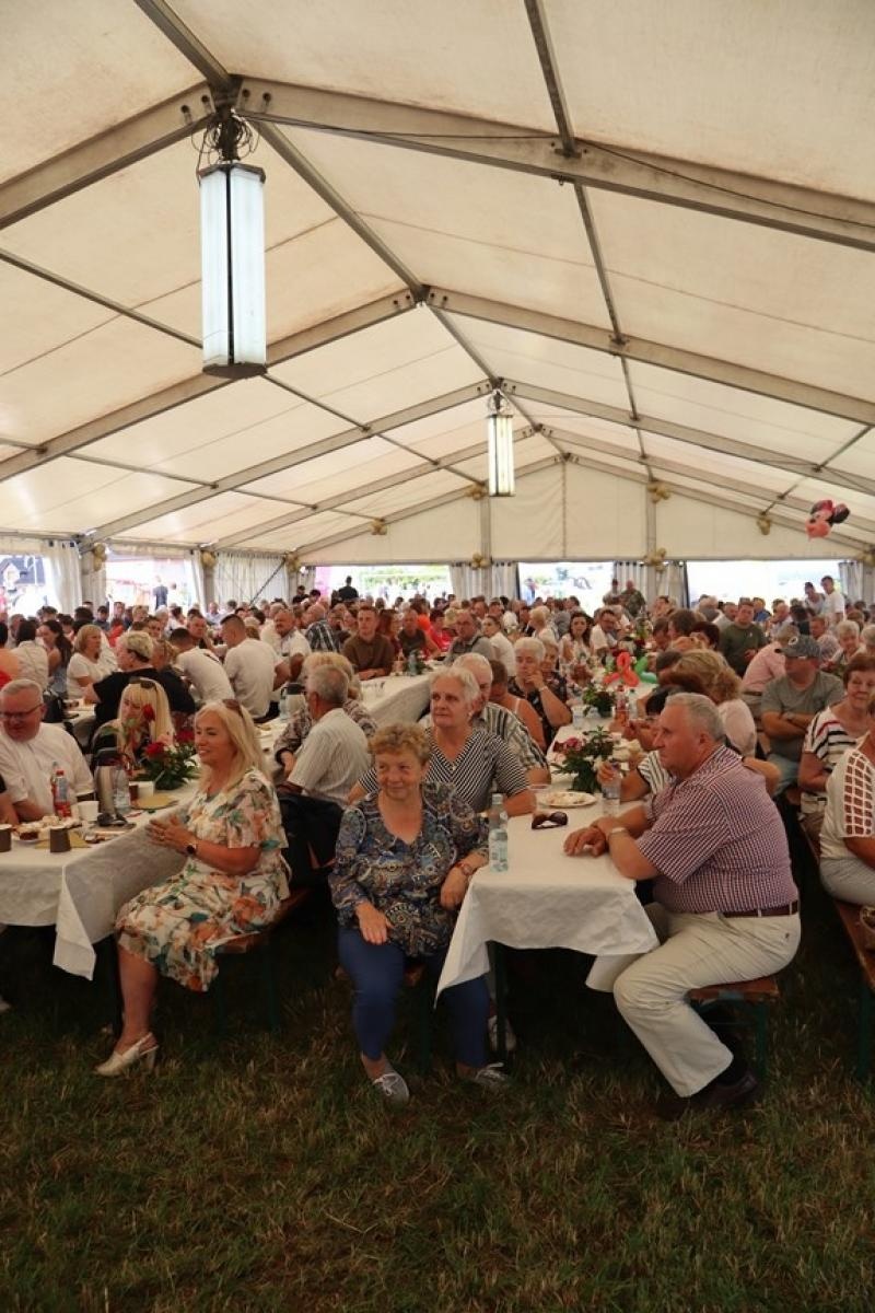 Zdjęcie w galerii na portalu naszraciborz.pl: 800 lat Sławikowa. Parafia hucznie świętowała urodziny wiadomości z regionu