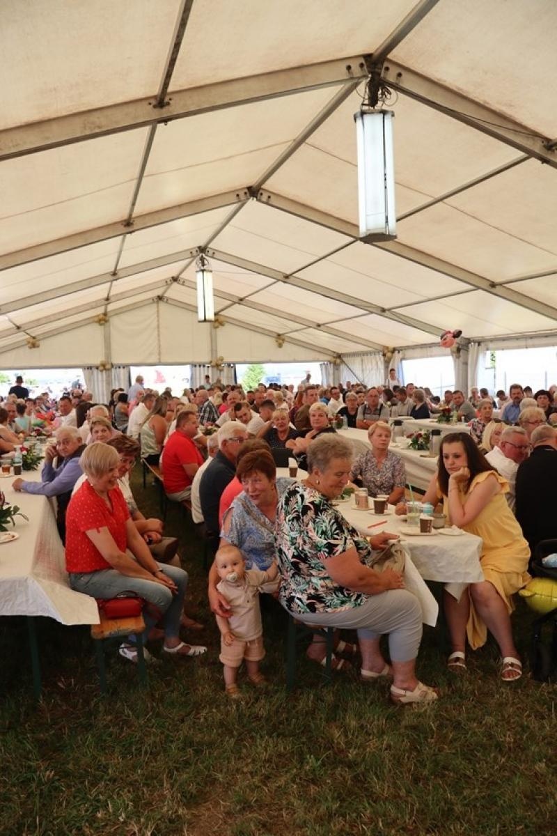 Zdjęcie w galerii na portalu naszraciborz.pl: 800 lat Sławikowa. Parafia hucznie świętowała urodziny wiadomości z regionu