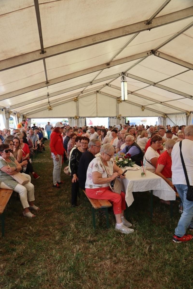 Zdjęcie w galerii na portalu naszraciborz.pl: 800 lat Sławikowa. Parafia hucznie świętowała urodziny wiadomości z regionu