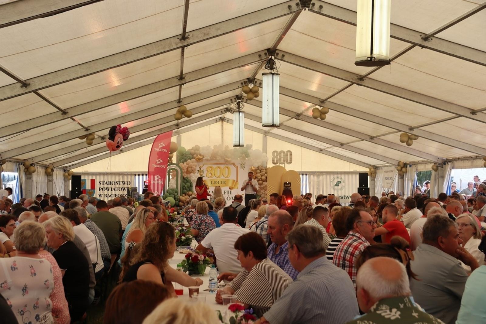 Zdjęcie w galerii na portalu naszraciborz.pl: 800 lat Sławikowa. Parafia hucznie świętowała urodziny wiadomości z regionu