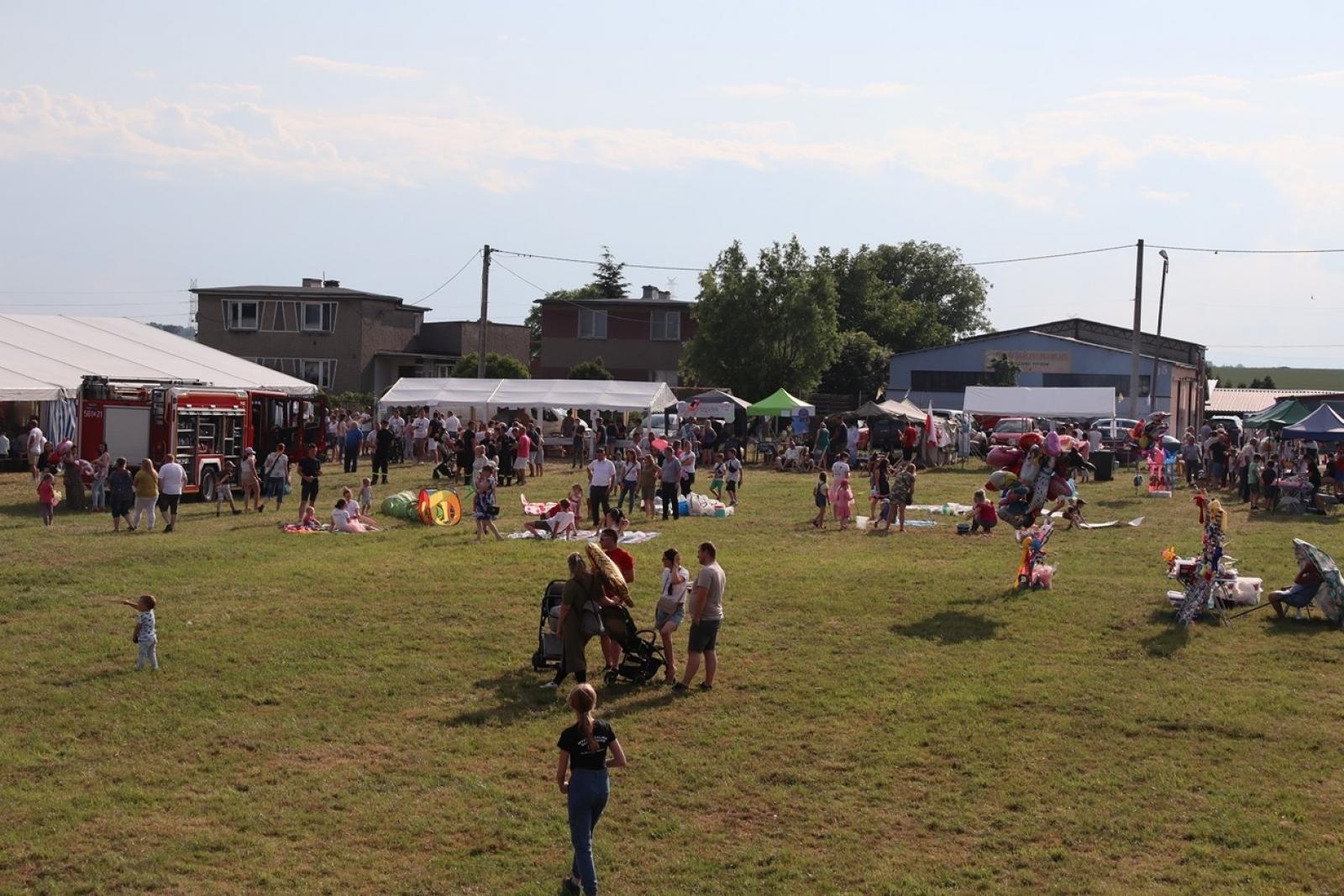 Zdjęcie w galerii na portalu naszraciborz.pl: 800 lat Sławikowa. Parafia hucznie świętowała urodziny wiadomości z regionu