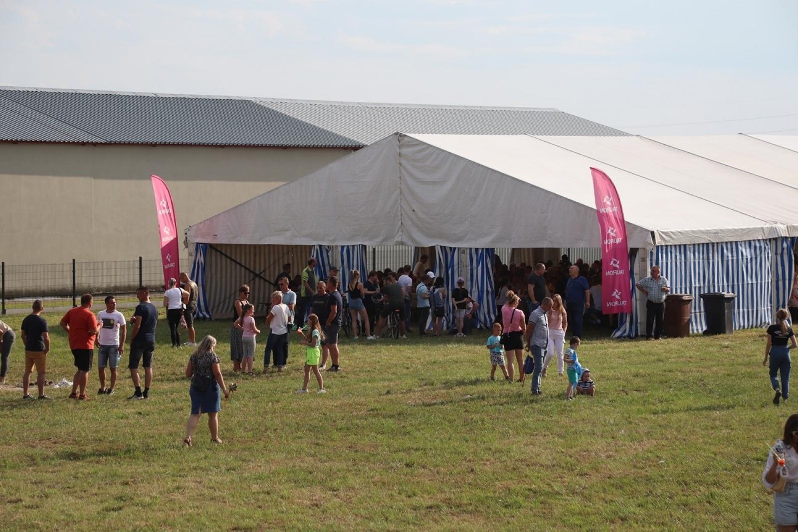 Zdjęcie w galerii na portalu naszraciborz.pl: 800 lat Sławikowa. Parafia hucznie świętowała urodziny wiadomości z regionu