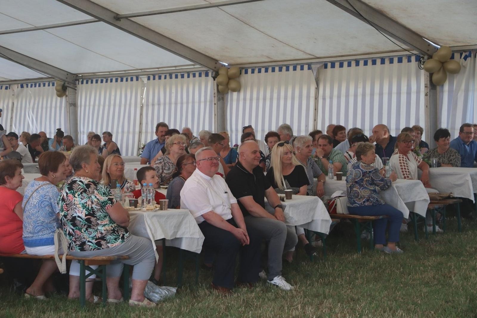 Zdjęcie w galerii na portalu naszraciborz.pl: 800 lat Sławikowa. Parafia hucznie świętowała urodziny wiadomości z regionu