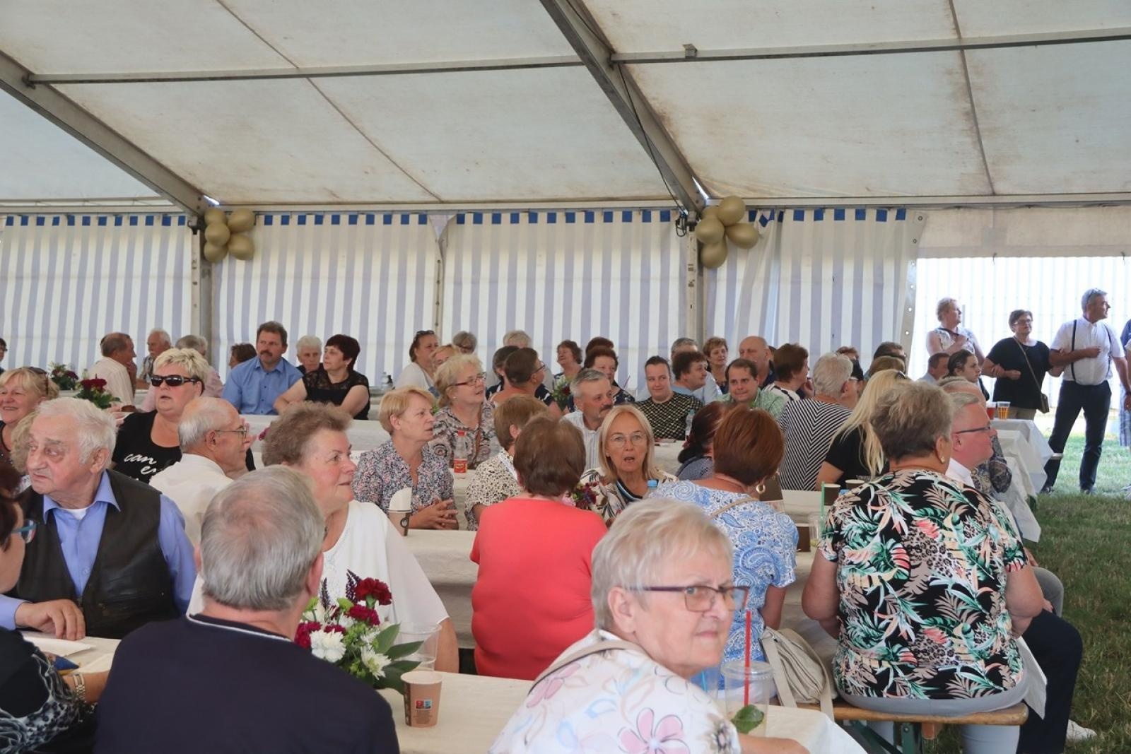 Zdjęcie w galerii na portalu naszraciborz.pl: 800 lat Sławikowa. Parafia hucznie świętowała urodziny wiadomości z regionu