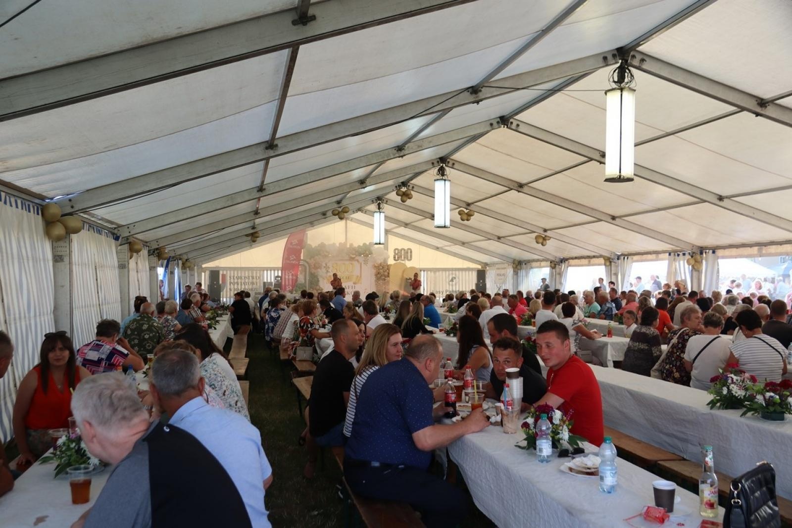 Zdjęcie w galerii na portalu naszraciborz.pl: 800 lat Sławikowa. Parafia hucznie świętowała urodziny wiadomości z regionu