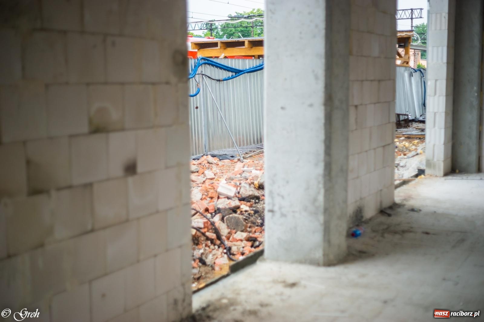 Zdjęcie w galerii na portalu naszraciborz.pl: Dwaj wiceministrowie z wizytą na budowie raciborskiego dworca [FOTO i WIDEO] wiadomości z regionu