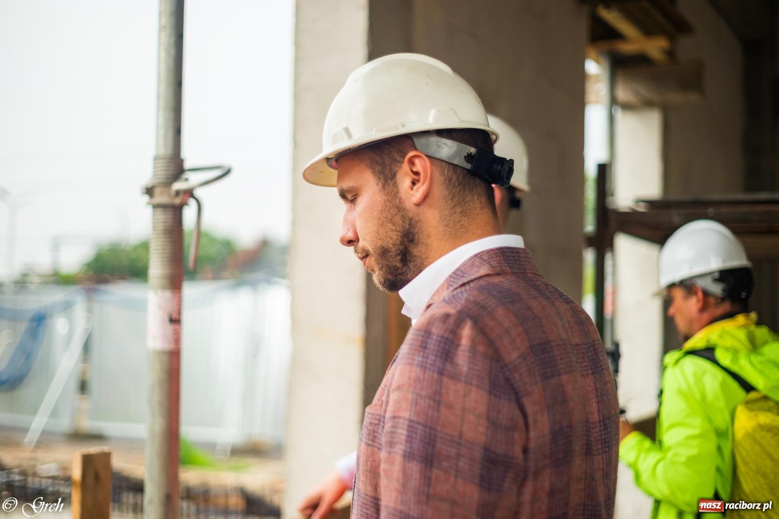 Zdjęcie w galerii na portalu naszraciborz.pl: Dwaj wiceministrowie z wizytą na budowie raciborskiego dworca [FOTO i WIDEO] wiadomości z regionu
