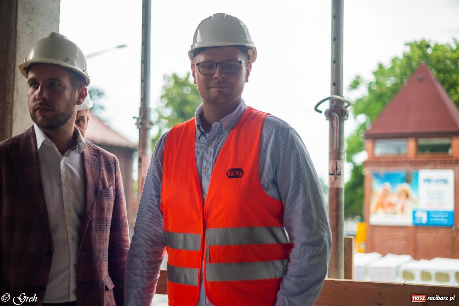 Zdjęcie w galerii na portalu naszraciborz.pl: Dwaj wiceministrowie z wizytą na budowie raciborskiego dworca [FOTO i WIDEO] wiadomości z regionu