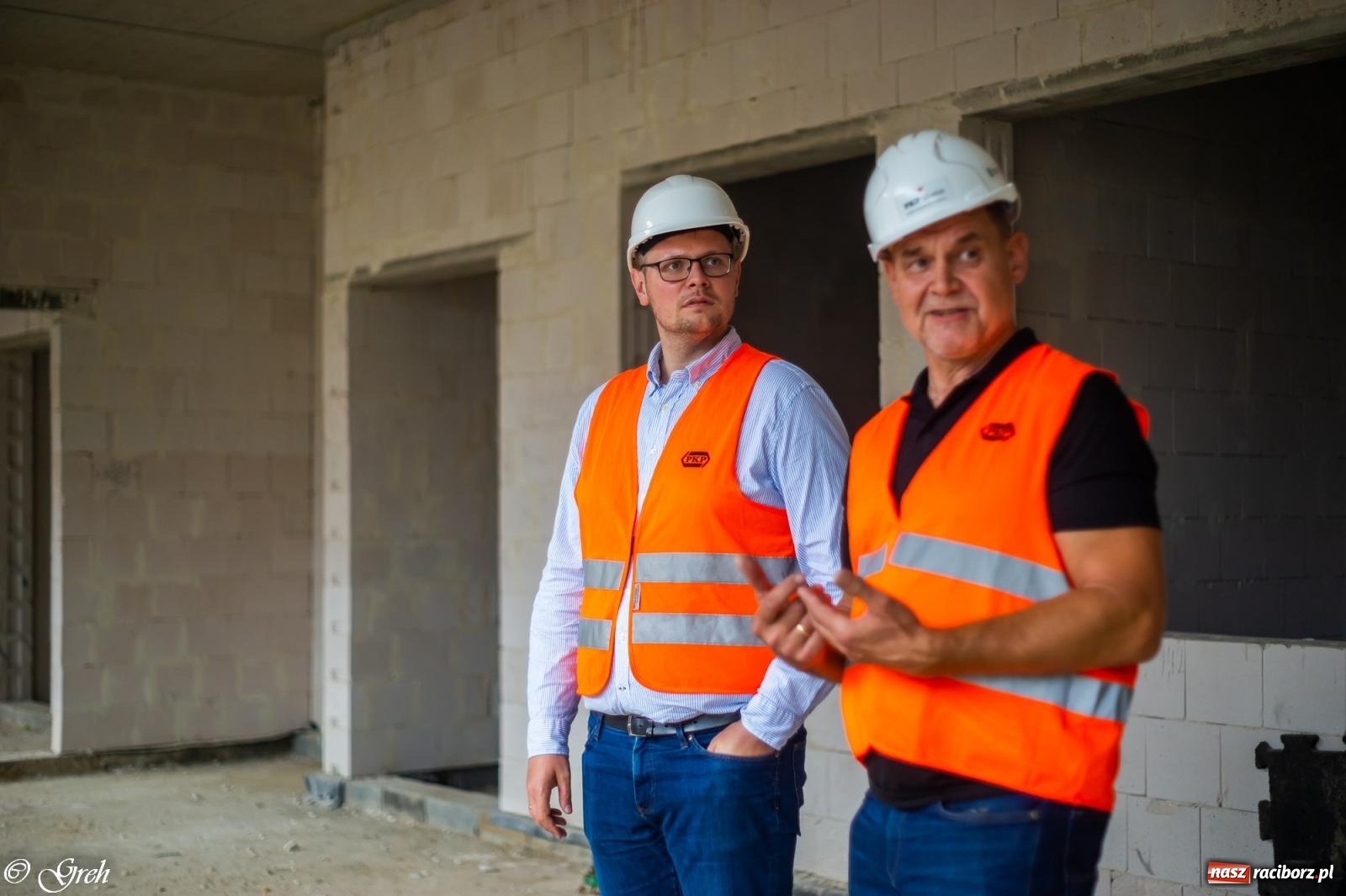 Zdjęcie w galerii na portalu naszraciborz.pl: Dwaj wiceministrowie z wizytą na budowie raciborskiego dworca [FOTO i WIDEO] wiadomości z regionu