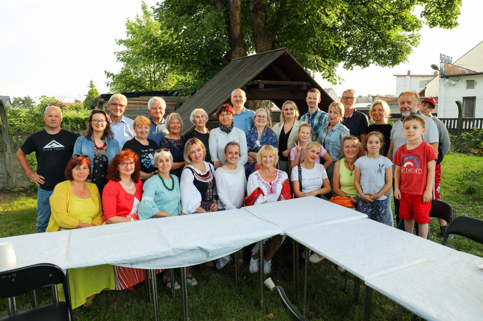 Zdjęcie w galerii na portalu naszraciborz.pl: Gospodynie i tancerze. Niecodzienny koncert w Strzesze wiadomości z regionu