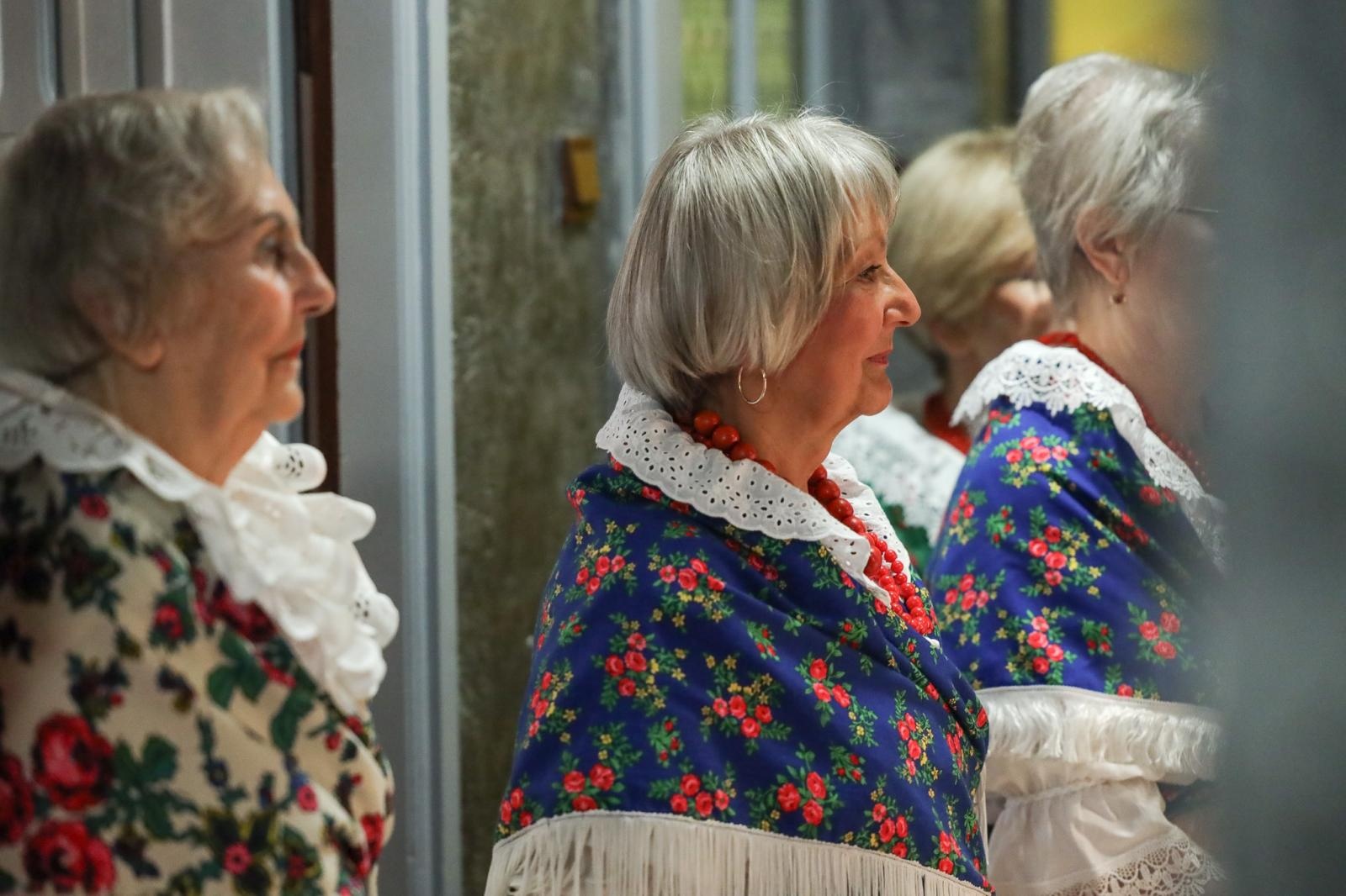 Zdjęcie w galerii na portalu naszraciborz.pl: Gospodynie i tancerze. Niecodzienny koncert w Strzesze wiadomości z regionu