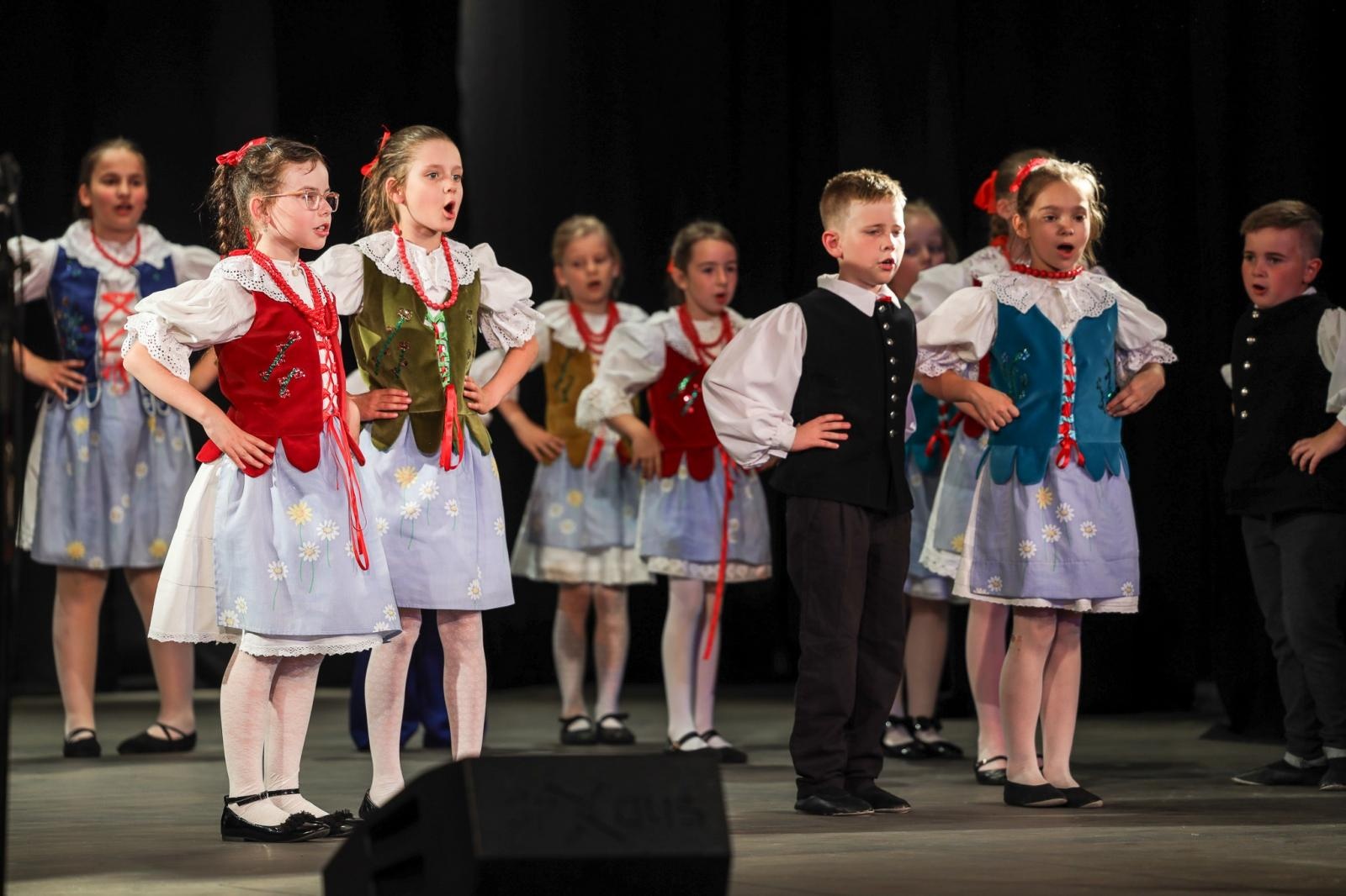 Zdjęcie w galerii na portalu naszraciborz.pl: Gospodynie i tancerze. Niecodzienny koncert w Strzesze wiadomości z regionu