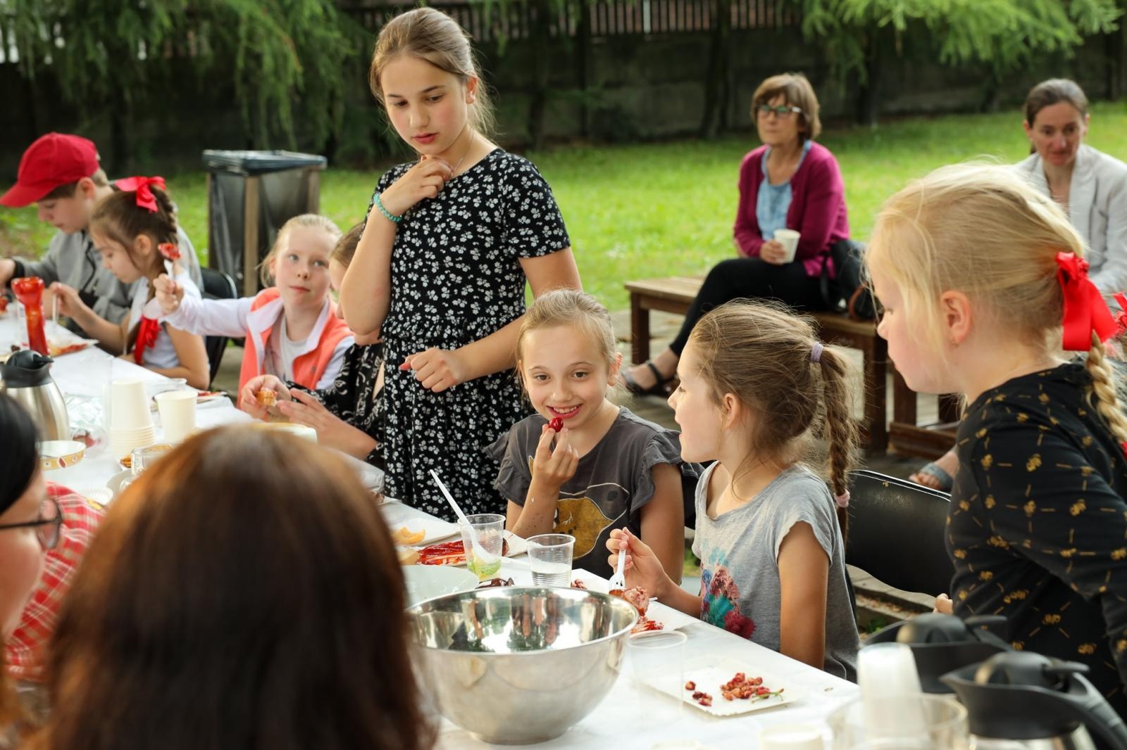 Zdjęcie w galerii na portalu naszraciborz.pl: Gospodynie i tancerze. Niecodzienny koncert w Strzesze wiadomości z regionu