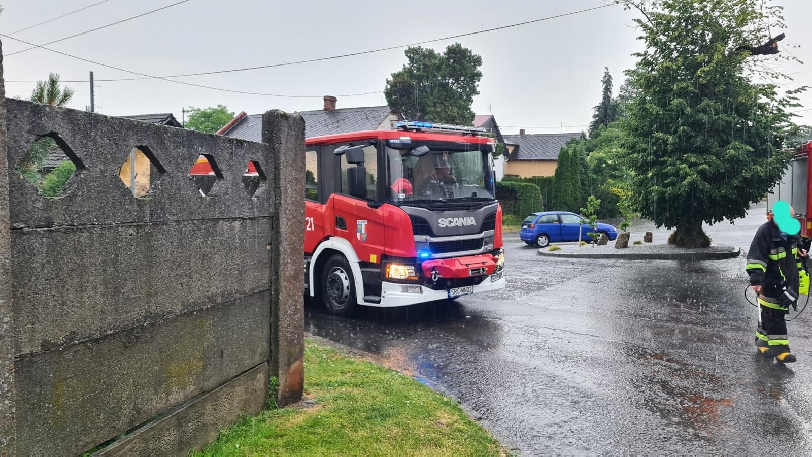 Zdjęcie w galerii na portalu naszraciborz.pl: Gigantyczna plama w Bojanowie. Winna awaria ciągnika [FOTO] wiadomości z regionu