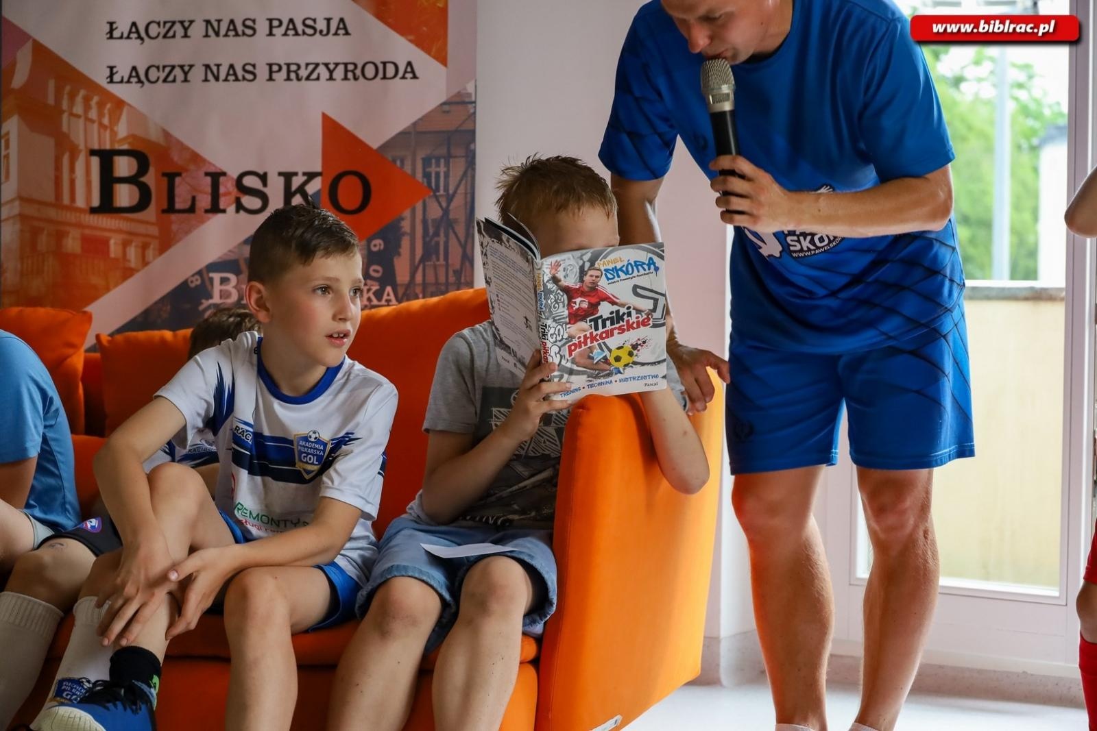 Zdjęcie w galerii na portalu naszraciborz.pl: Piłkarski mistrz dał pokaz na raciborskim rynku [FOTO i WIDEO] wiadomości z regionu