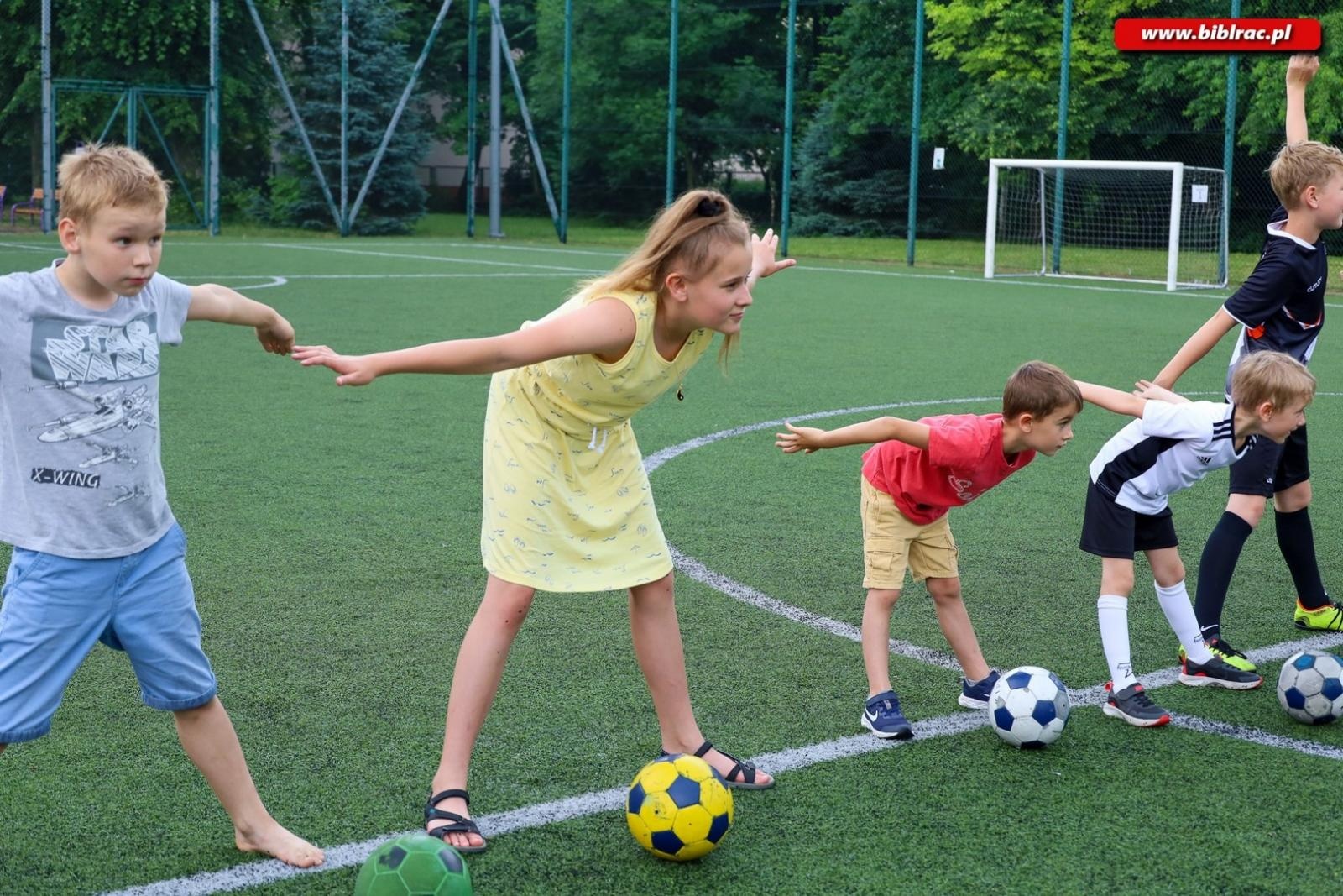 Zdjęcie w galerii na portalu naszraciborz.pl: Piłkarski mistrz dał pokaz na raciborskim rynku [FOTO i WIDEO] wiadomości z regionu