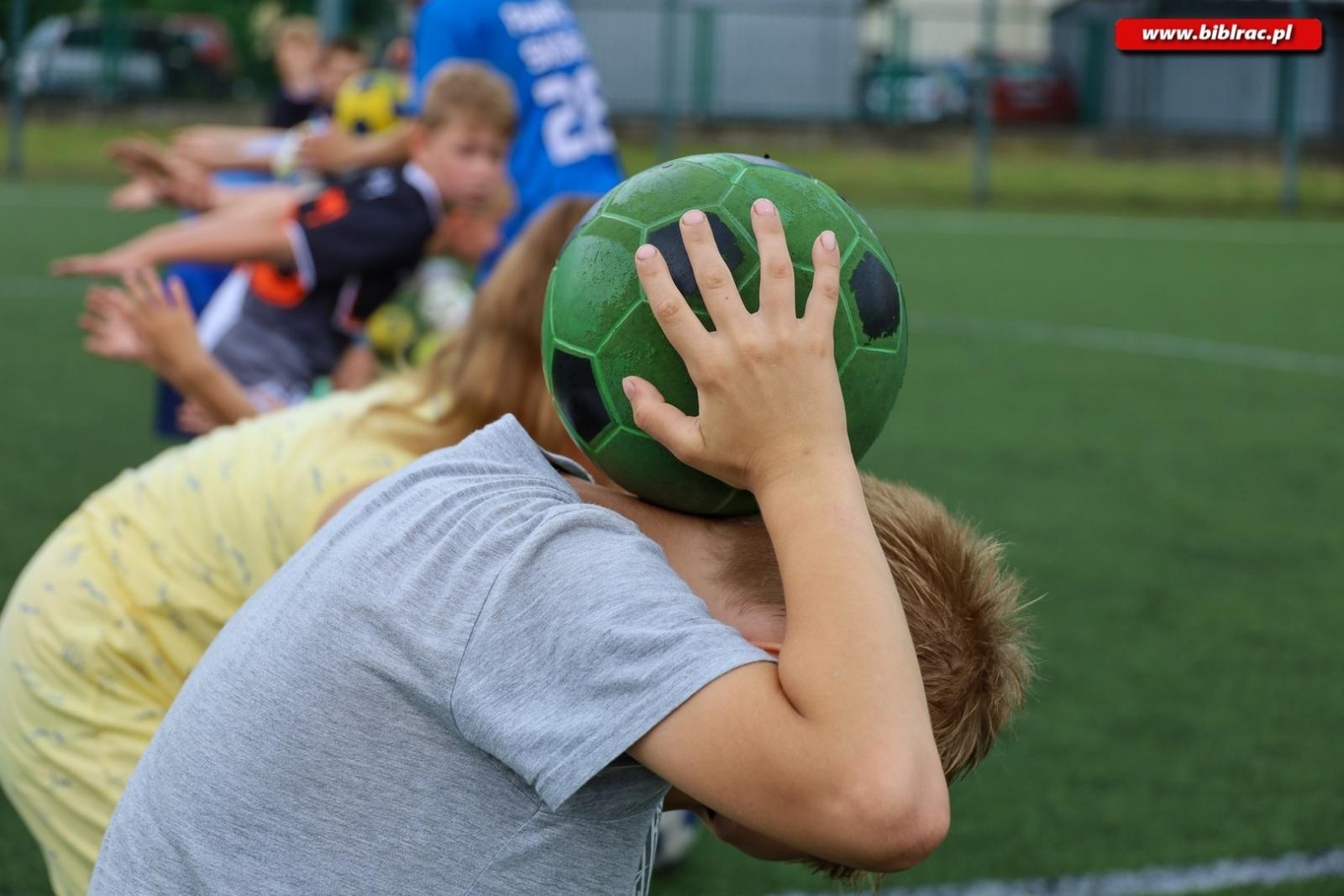 Zdjęcie w galerii na portalu naszraciborz.pl: Piłkarski mistrz dał pokaz na raciborskim rynku [FOTO i WIDEO] wiadomości z regionu