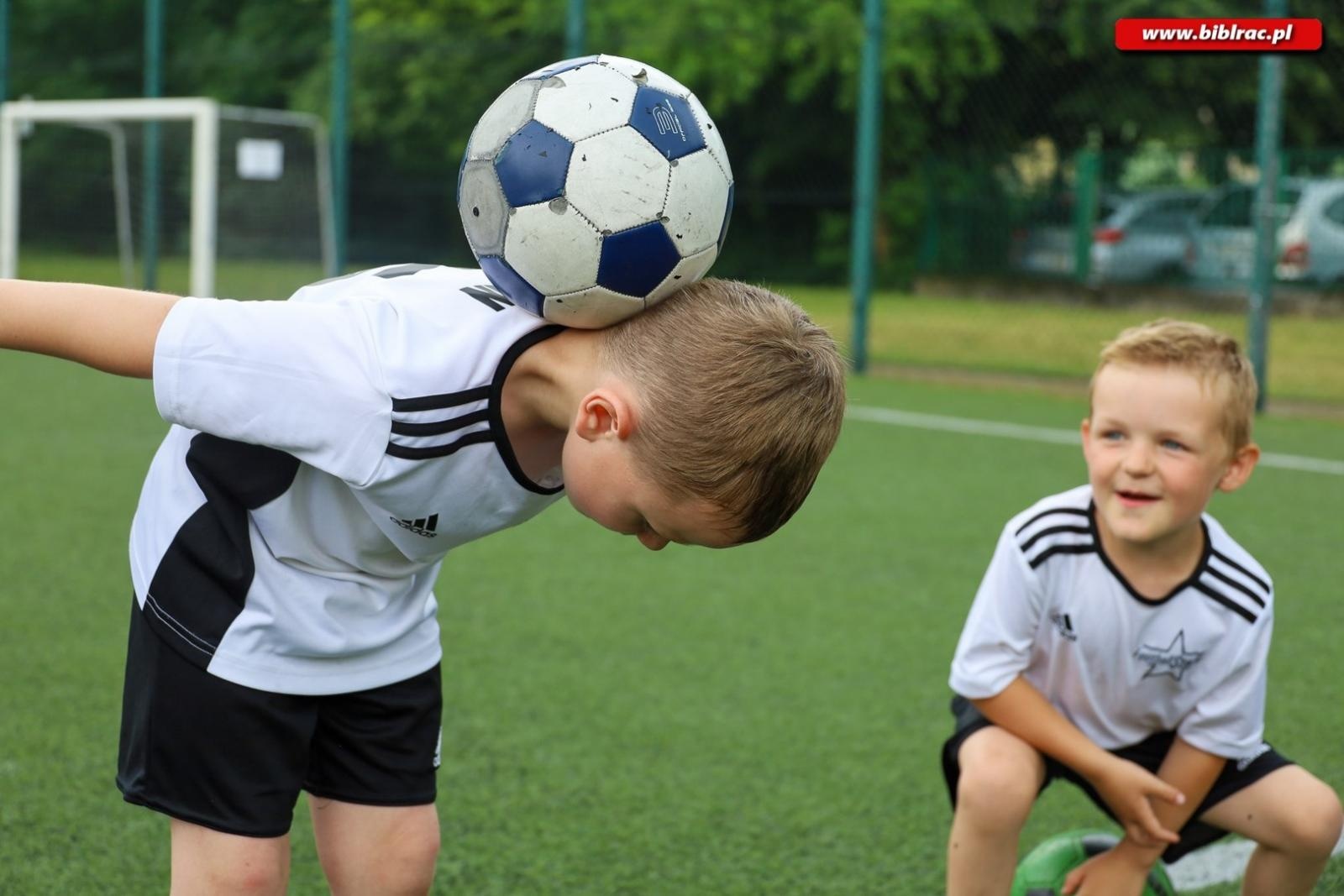 Zdjęcie w galerii na portalu naszraciborz.pl: Piłkarski mistrz dał pokaz na raciborskim rynku [FOTO i WIDEO] wiadomości z regionu