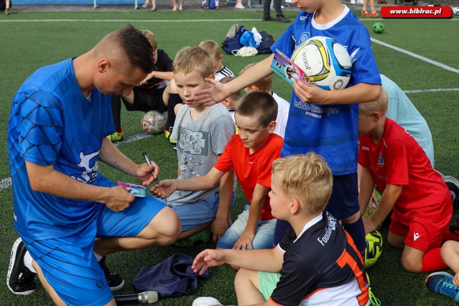 Zdjęcie w galerii na portalu naszraciborz.pl: Piłkarski mistrz dał pokaz na raciborskim rynku [FOTO i WIDEO] wiadomości z regionu
