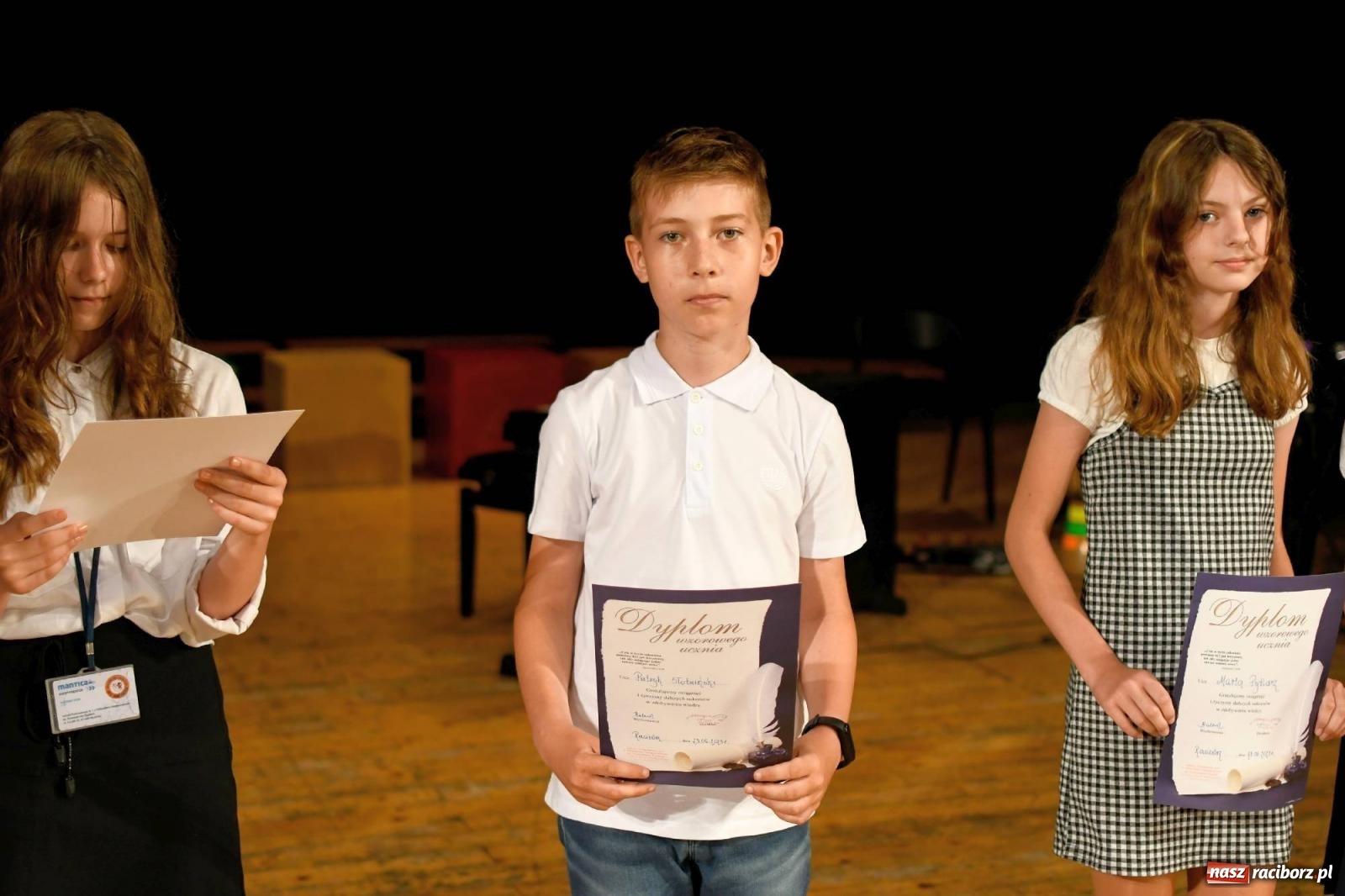 Zdjęcie w galerii na portalu naszraciborz.pl: Gala laureatów i absolwentów SP 1 [FOTO] wiadomości z regionu
