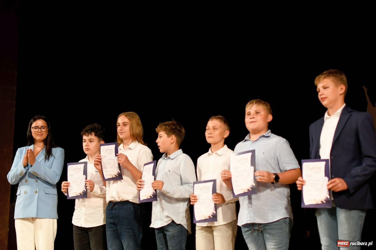 Zdjęcie w galerii na portalu naszraciborz.pl: Gala laureatów i absolwentów SP 1 [FOTO] wiadomości z regionu