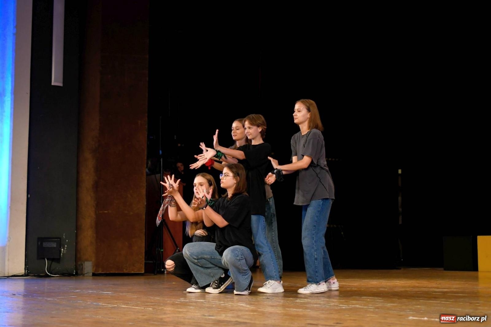 Zdjęcie w galerii na portalu naszraciborz.pl: Gala laureatów i absolwentów SP 1 [FOTO] wiadomości z regionu