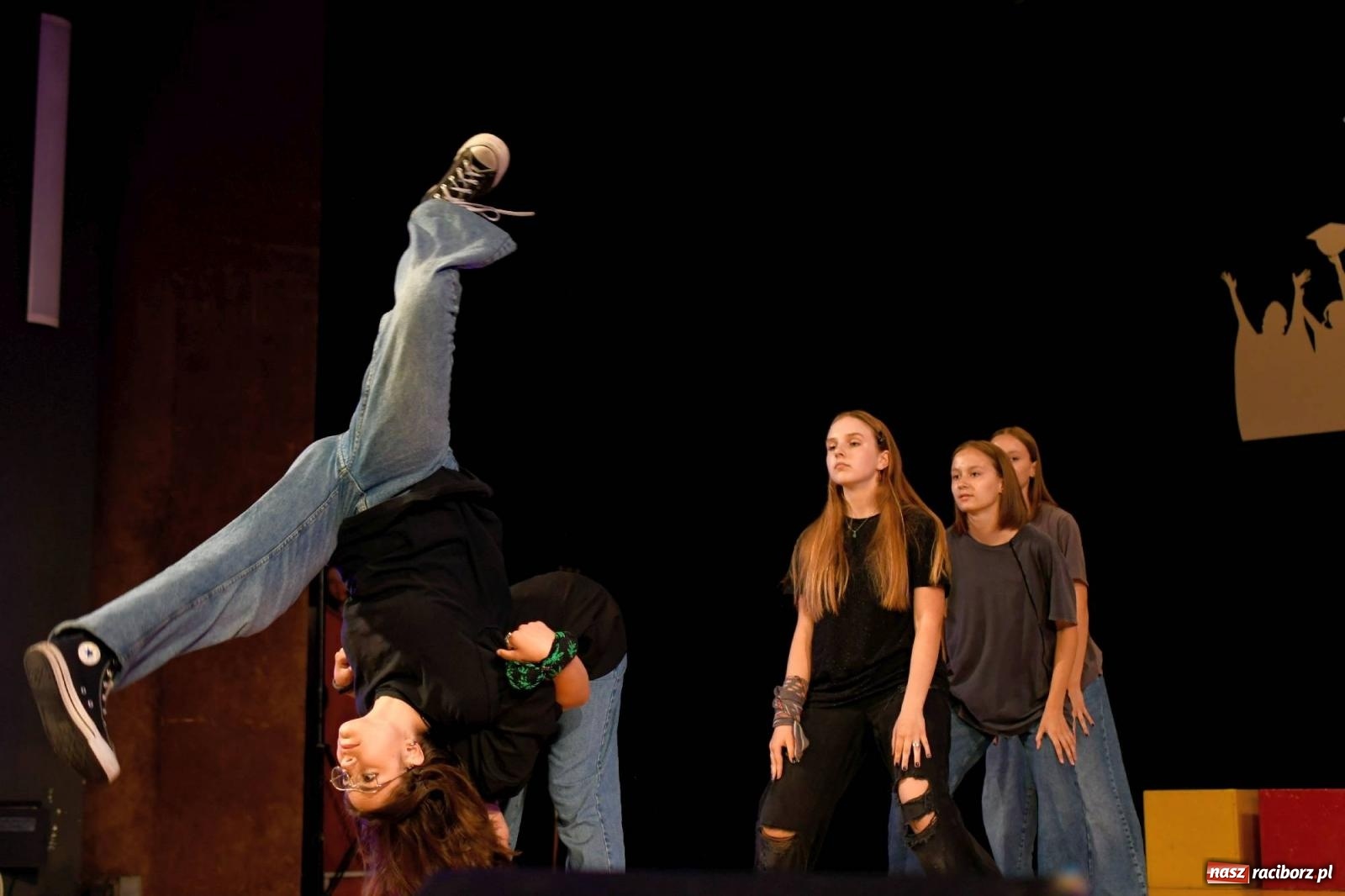 Zdjęcie w galerii na portalu naszraciborz.pl: Gala laureatów i absolwentów SP 1 [FOTO] wiadomości z regionu