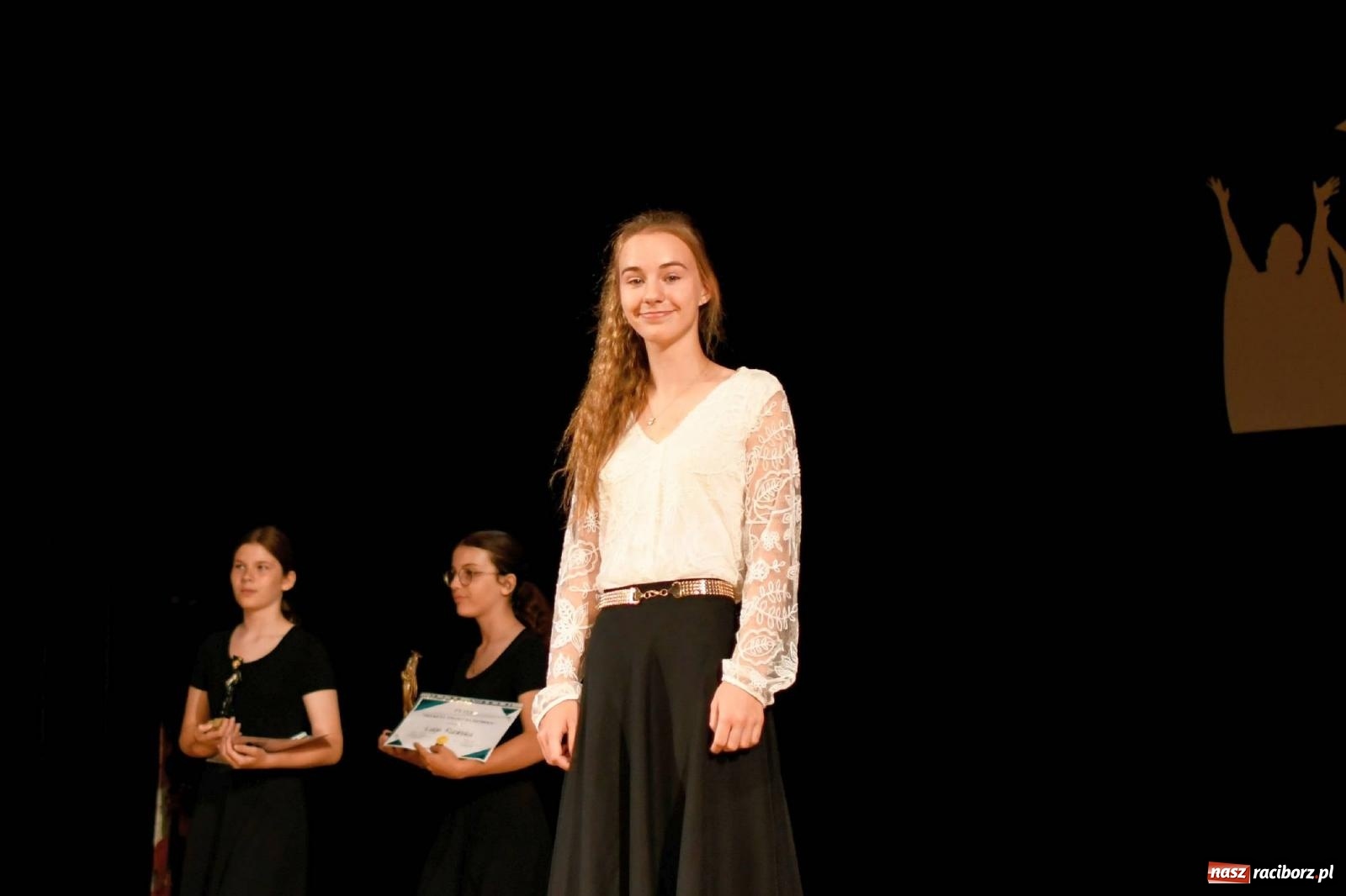 Zdjęcie w galerii na portalu naszraciborz.pl: Gala laureatów i absolwentów SP 1 [FOTO] wiadomości z regionu