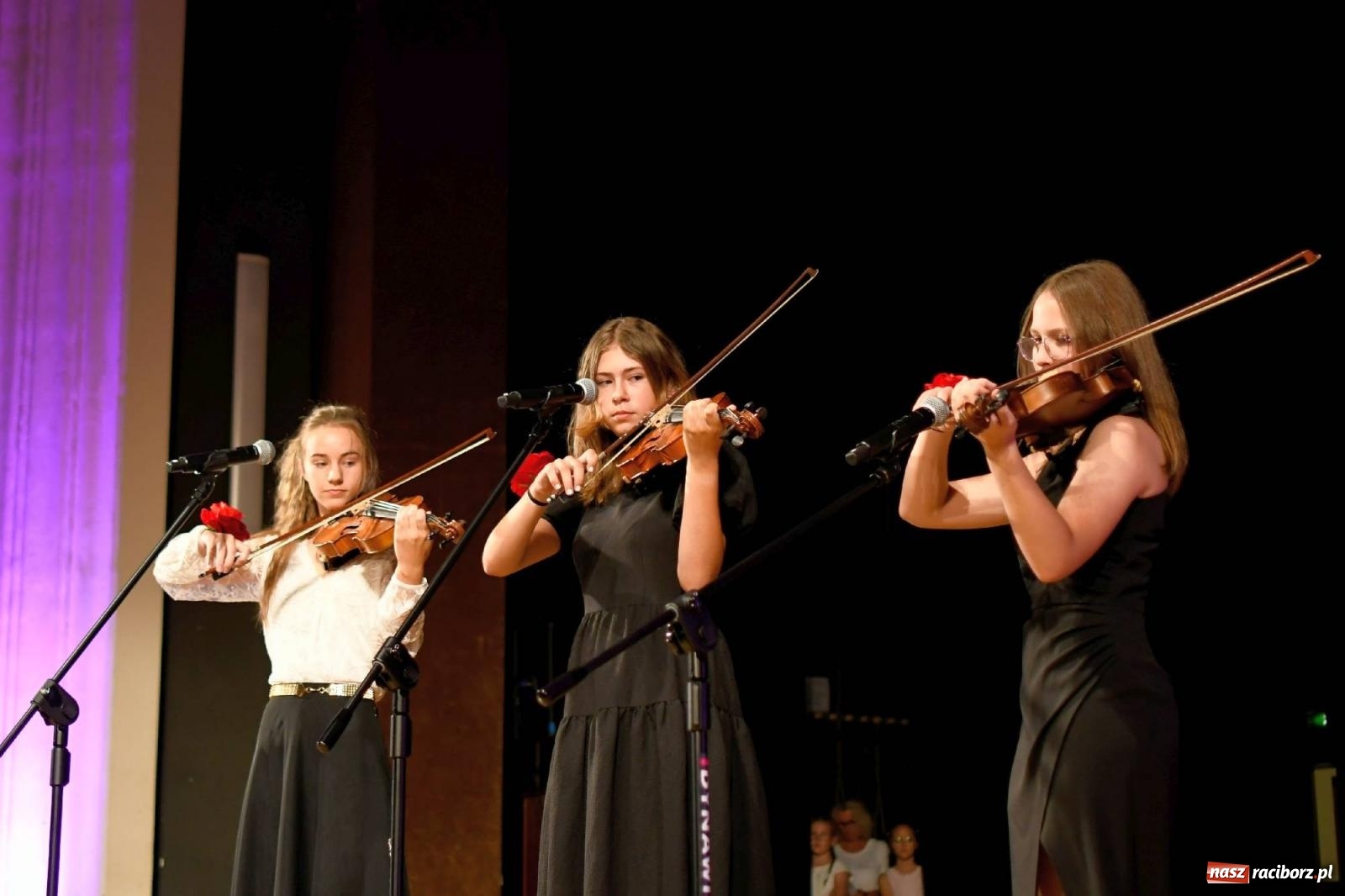 Zdjęcie w galerii na portalu naszraciborz.pl: Gala laureatów i absolwentów SP 1 [FOTO] wiadomości z regionu