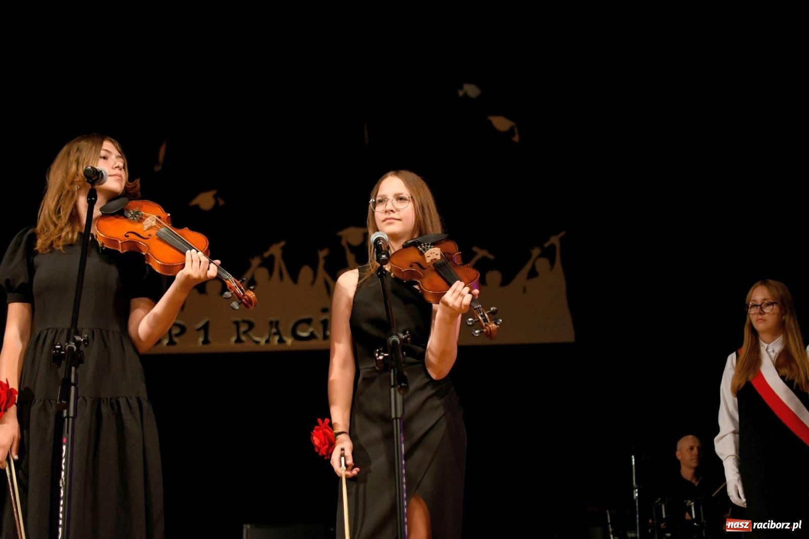 Zdjęcie w galerii na portalu naszraciborz.pl: Gala laureatów i absolwentów SP 1 [FOTO] wiadomości z regionu