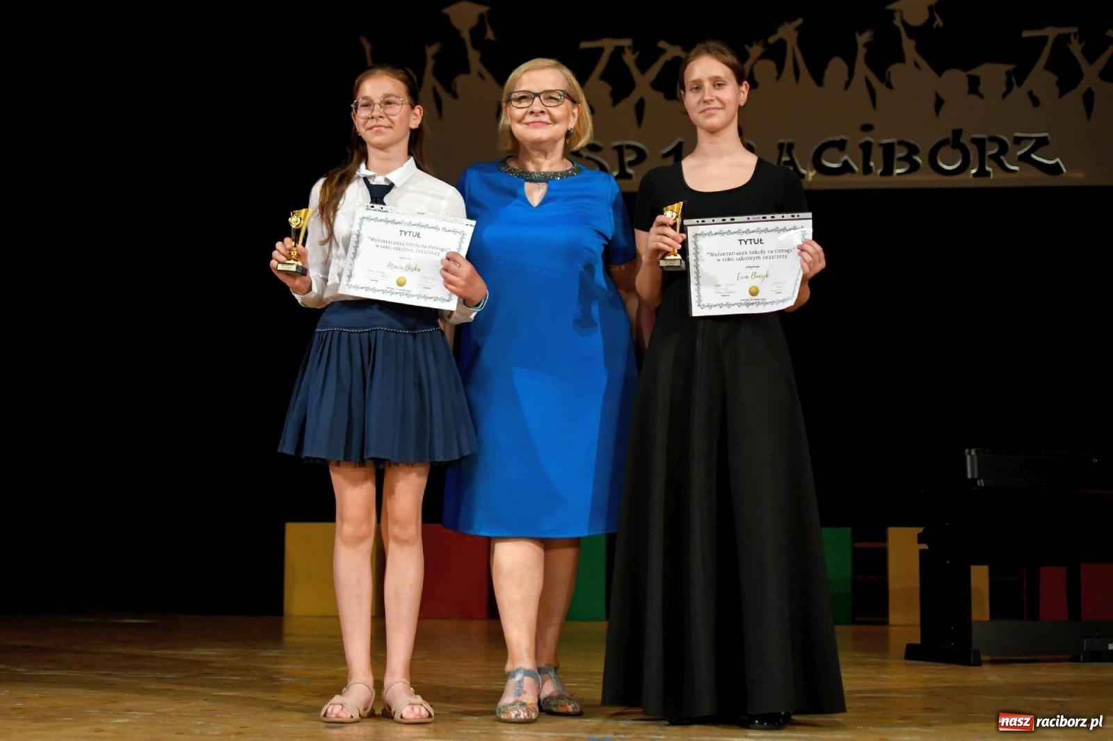 Zdjęcie w galerii na portalu naszraciborz.pl: Gala laureatów i absolwentów SP 1 [FOTO] wiadomości z regionu