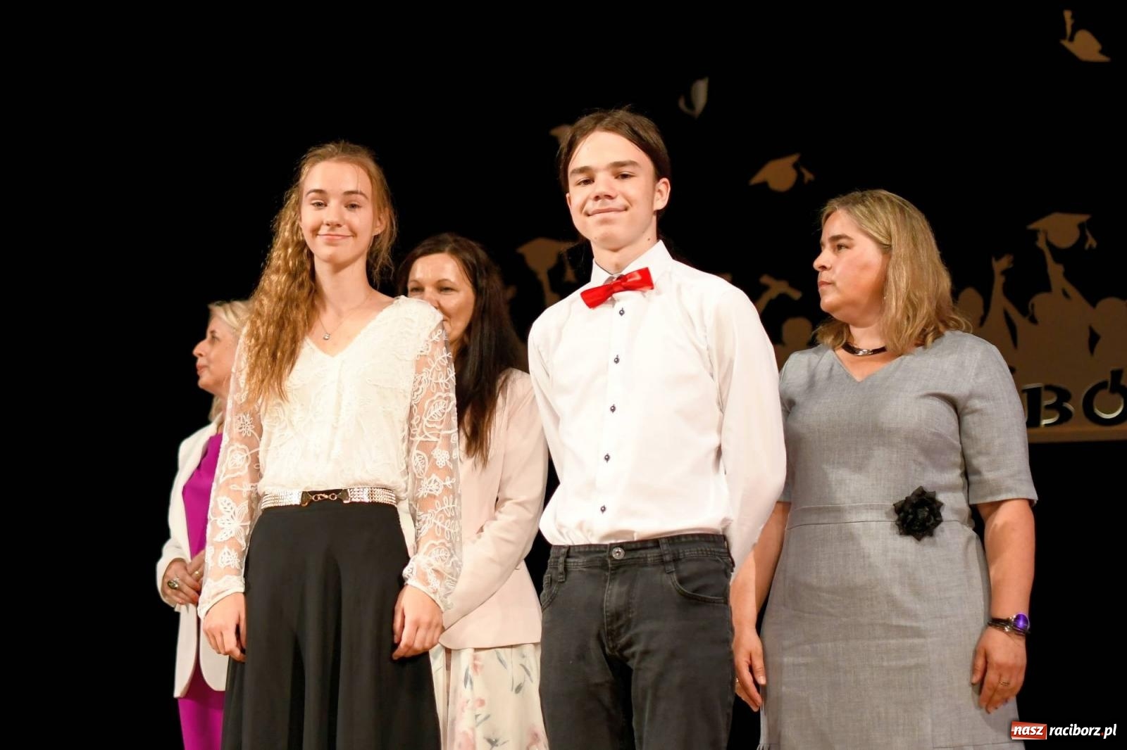 Zdjęcie w galerii na portalu naszraciborz.pl: Gala laureatów i absolwentów SP 1 [FOTO] wiadomości z regionu