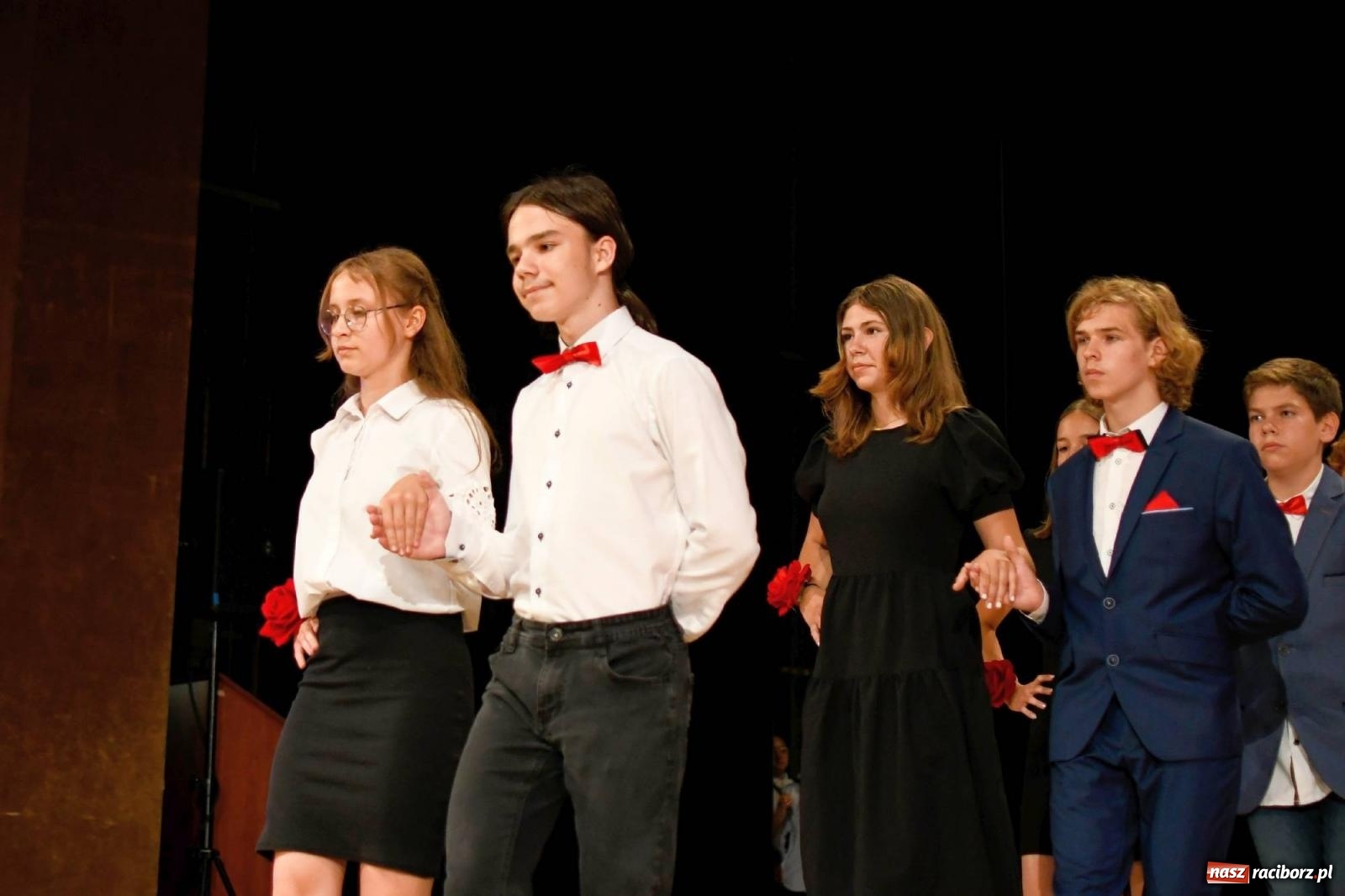 Zdjęcie w galerii na portalu naszraciborz.pl: Gala laureatów i absolwentów SP 1 [FOTO] wiadomości z regionu