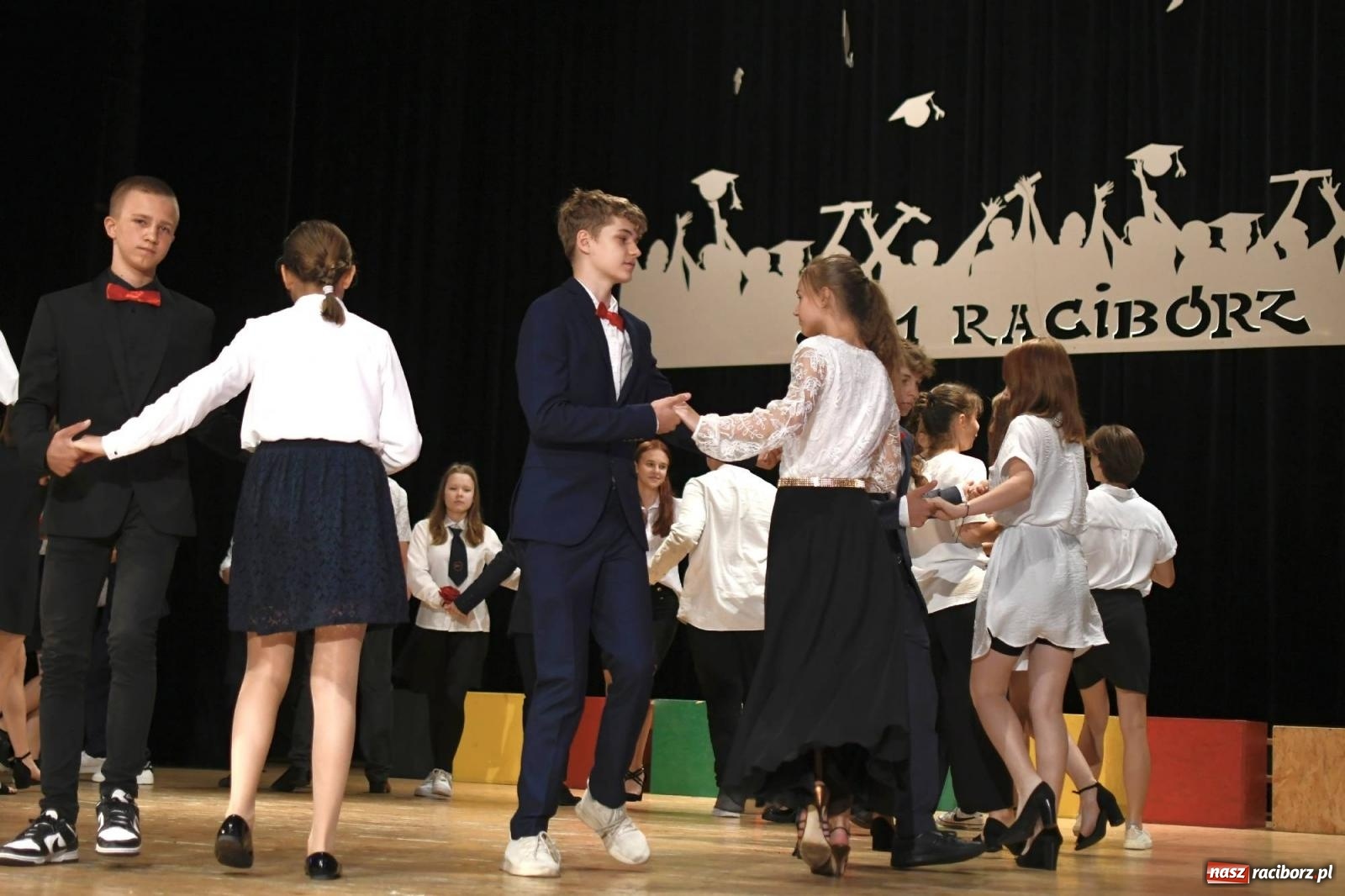 Zdjęcie w galerii na portalu naszraciborz.pl: Gala laureatów i absolwentów SP 1 [FOTO] wiadomości z regionu