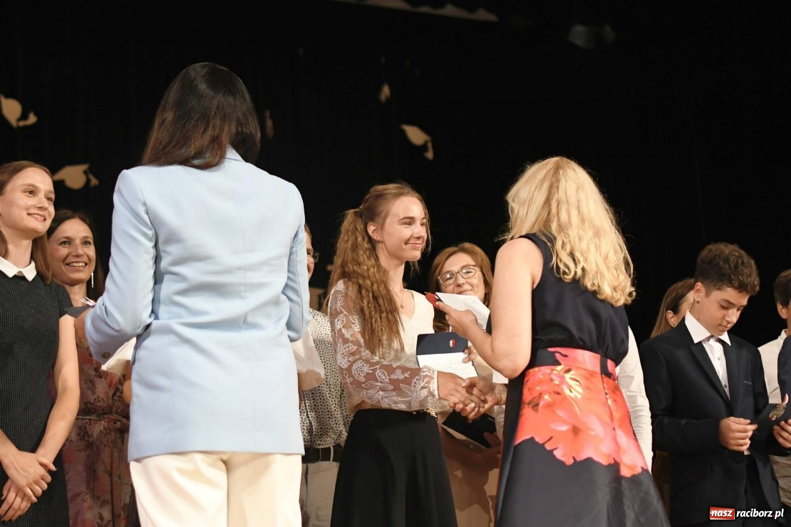 Zdjęcie w galerii na portalu naszraciborz.pl: Gala laureatów i absolwentów SP 1 [FOTO] wiadomości z regionu