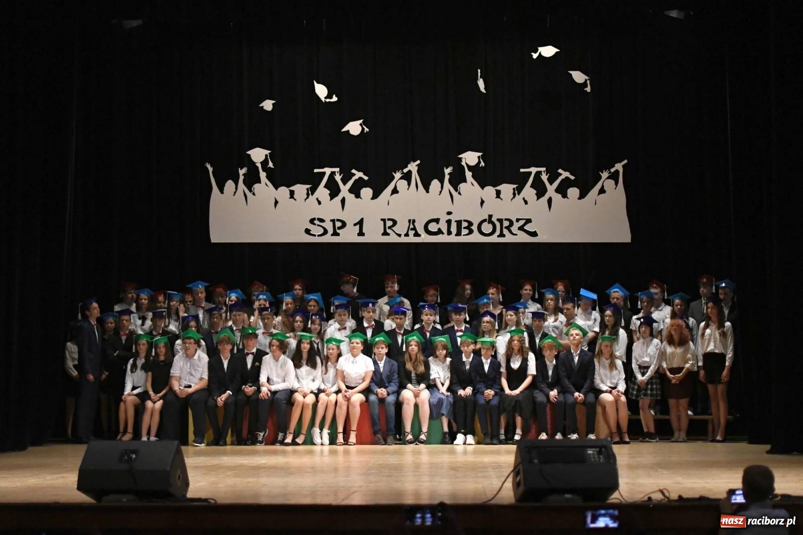 Zdjęcie w galerii na portalu naszraciborz.pl: Gala laureatów i absolwentów SP 1 [FOTO] wiadomości z regionu