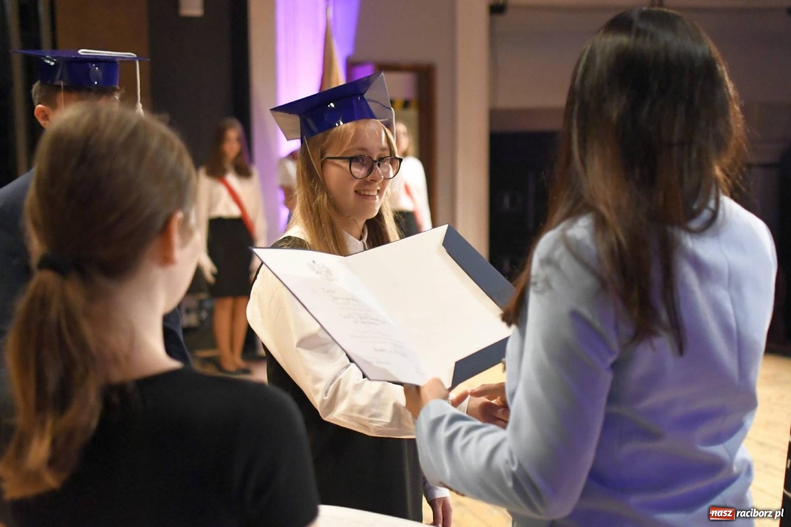 Zdjęcie w galerii na portalu naszraciborz.pl: Gala laureatów i absolwentów SP 1 [FOTO] wiadomości z regionu