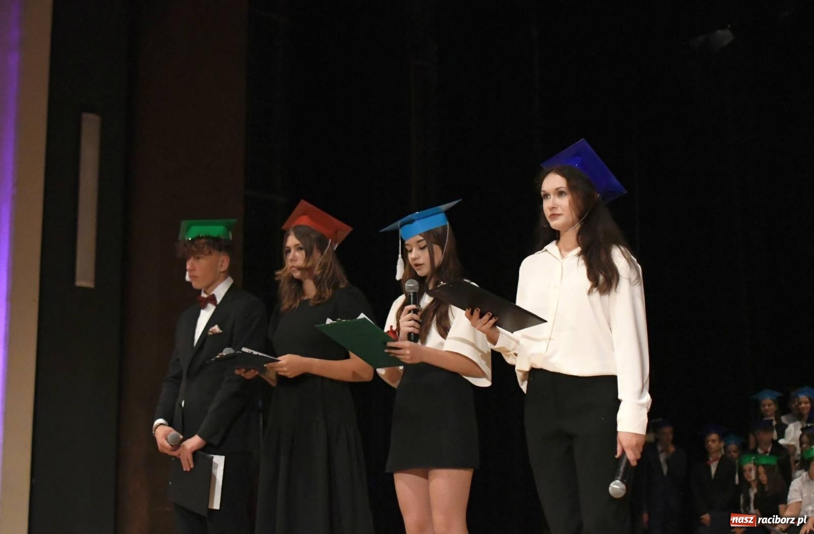 Zdjęcie w galerii na portalu naszraciborz.pl: Gala laureatów i absolwentów SP 1 [FOTO] wiadomości z regionu