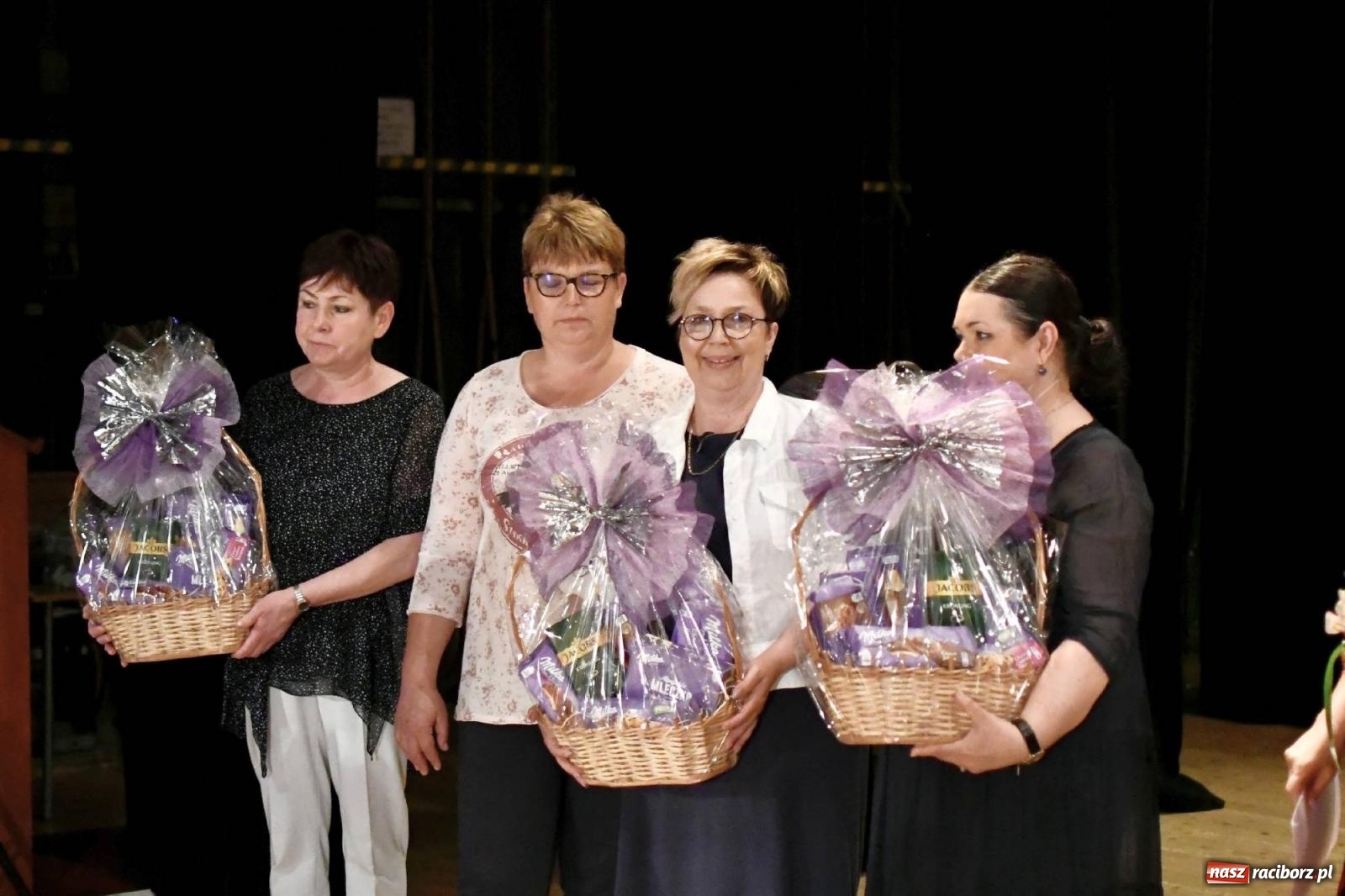 Zdjęcie w galerii na portalu naszraciborz.pl: Gala laureatów i absolwentów SP 1 [FOTO] wiadomości z regionu