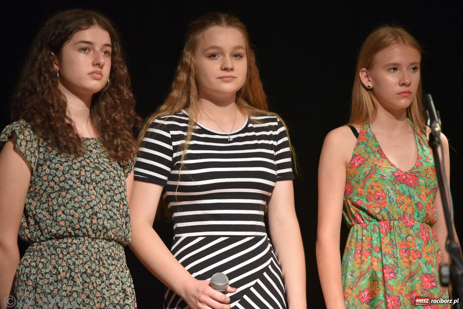 Zdjęcie w galerii na portalu naszraciborz.pl: Wokalne podsumowanie roku w MDK-u wiadomości z regionu