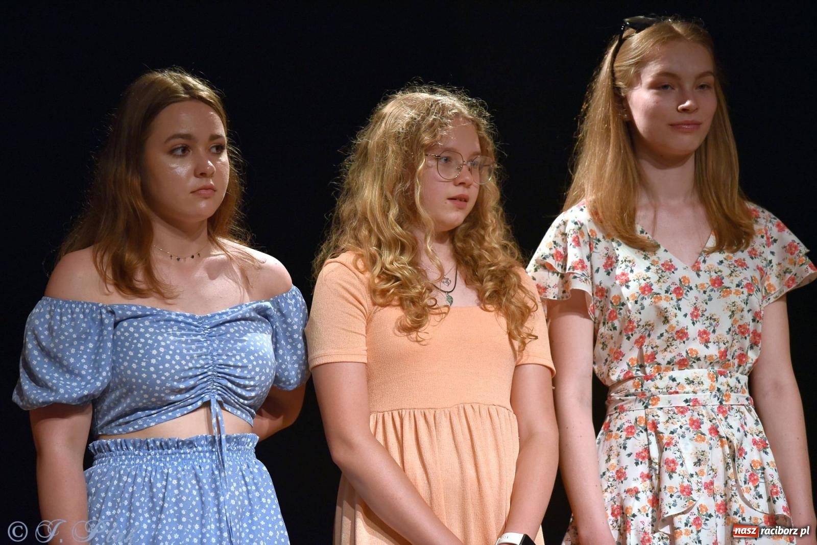 Zdjęcie w galerii na portalu naszraciborz.pl: Wokalne podsumowanie roku w MDK-u wiadomości z regionu