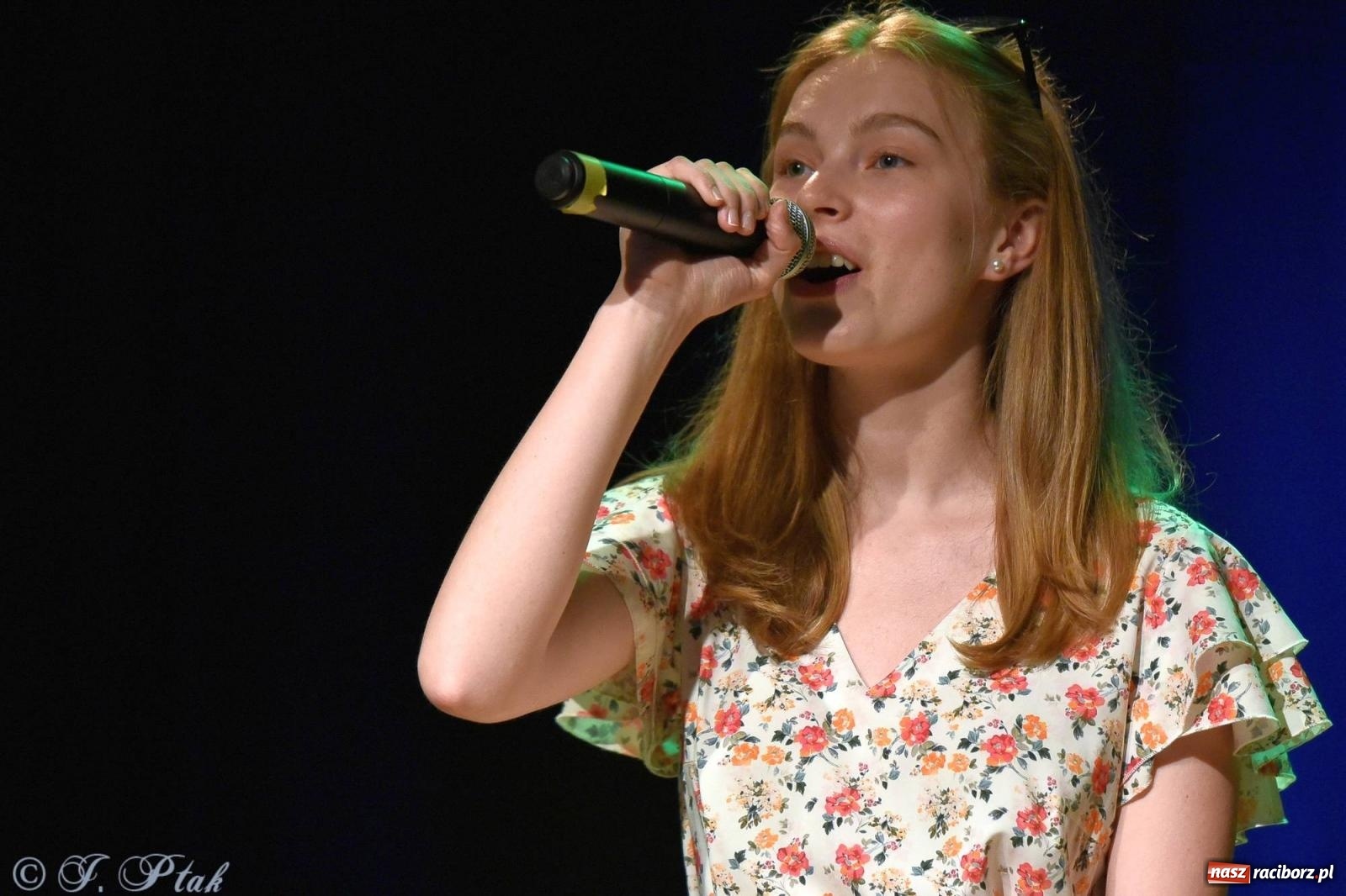 Zdjęcie w galerii na portalu naszraciborz.pl: Wokalne podsumowanie roku w MDK-u wiadomości z regionu