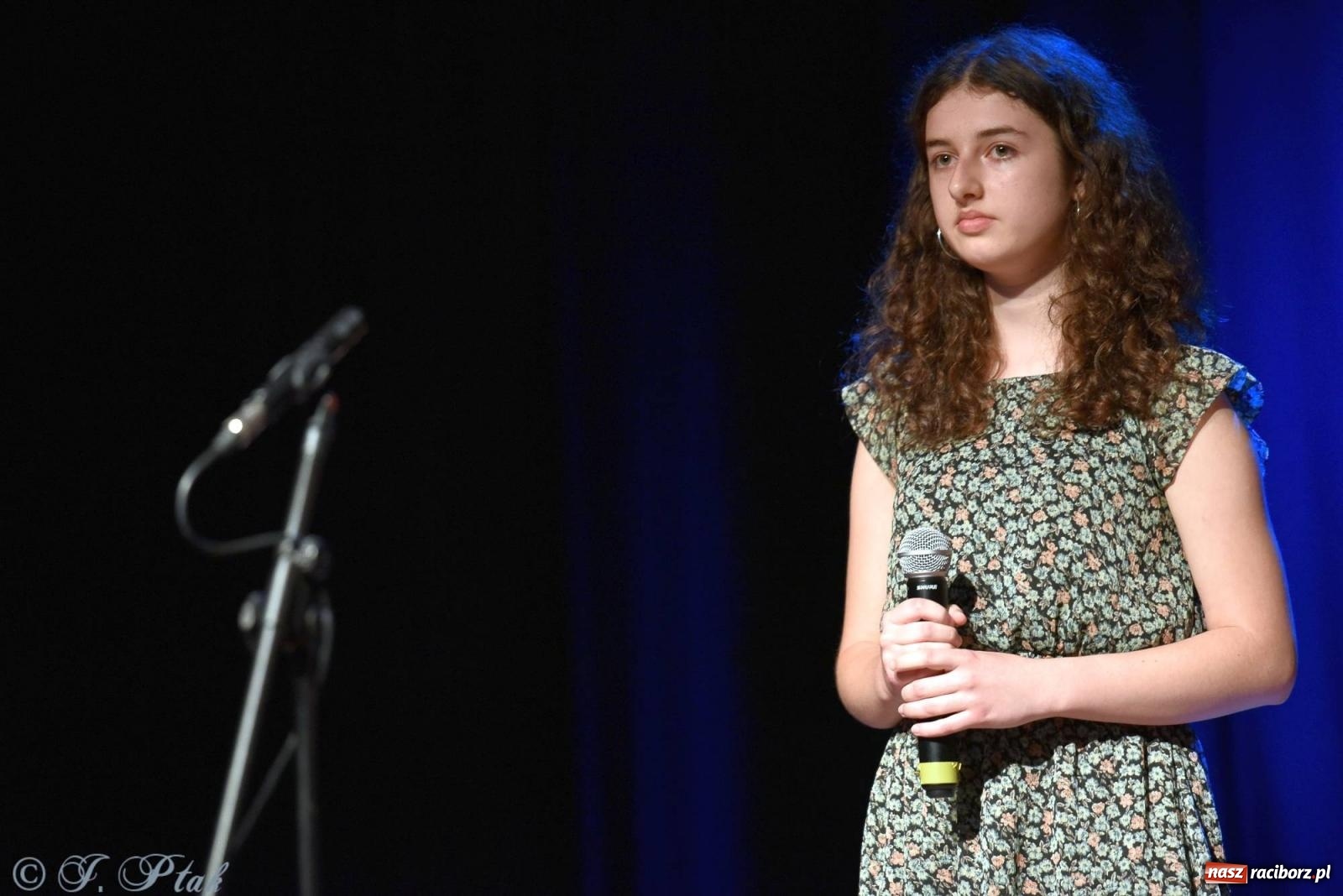 Zdjęcie w galerii na portalu naszraciborz.pl: Wokalne podsumowanie roku w MDK-u wiadomości z regionu