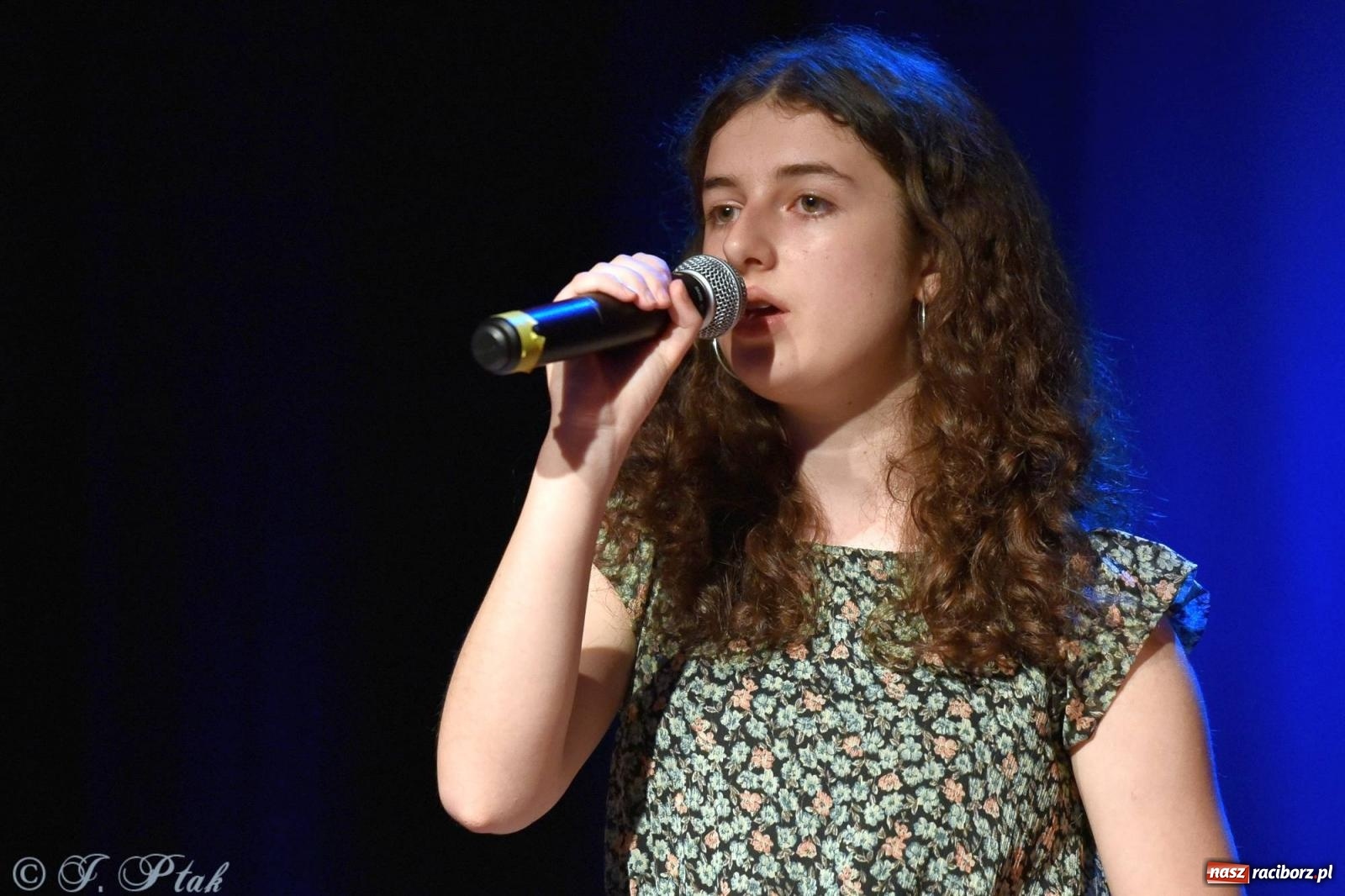 Zdjęcie w galerii na portalu naszraciborz.pl: Wokalne podsumowanie roku w MDK-u wiadomości z regionu