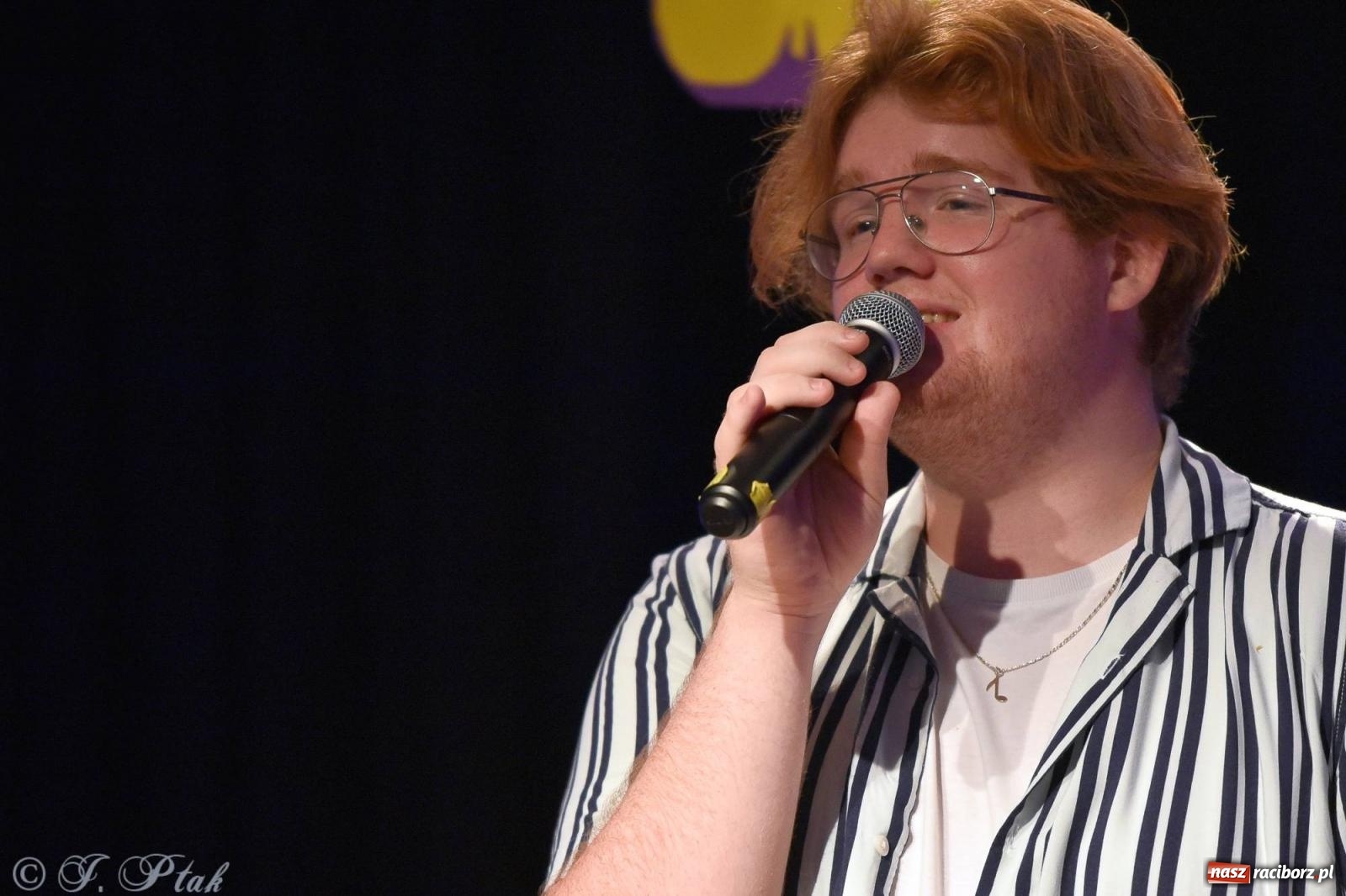 Zdjęcie w galerii na portalu naszraciborz.pl: Wokalne podsumowanie roku w MDK-u wiadomości z regionu