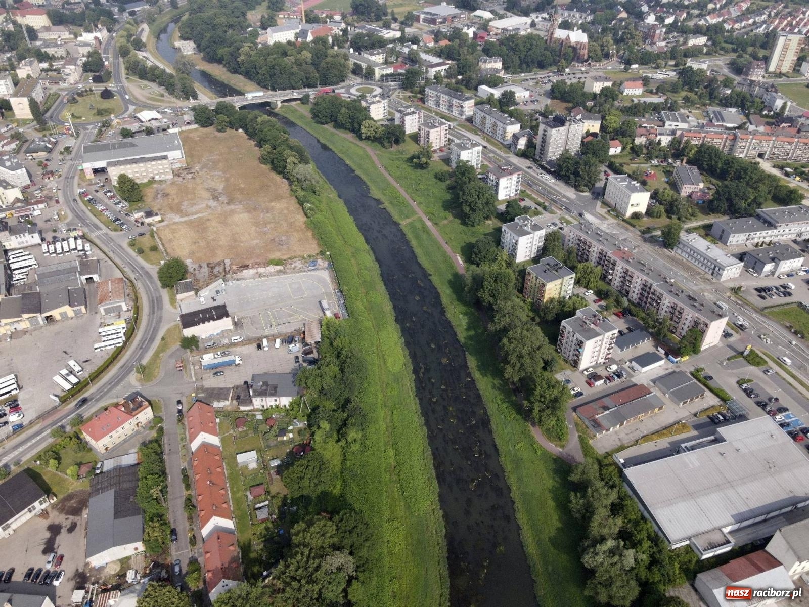 Zdjęcie w galerii na portalu naszraciborz.pl: Czy będzie powtórka z rtęci? Posłowie opozycji i niemieccy naukowcy martwią się o Odrę [FOTO LOTNICZE Z RACIBORZA] wiadomości z regionu