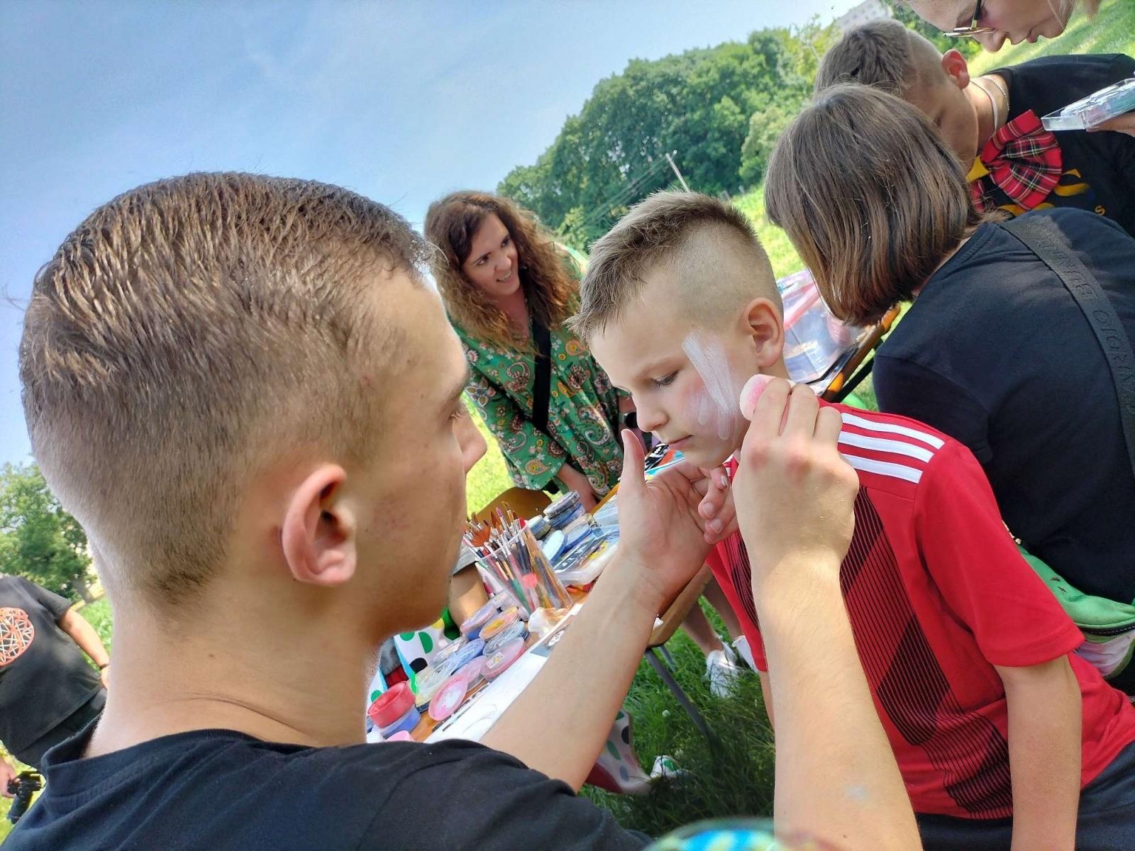 Zdjęcie w galerii na portalu naszraciborz.pl: Pomocna Dłoń zakończyła rok szkolny kolorowym festynem wiadomości z regionu