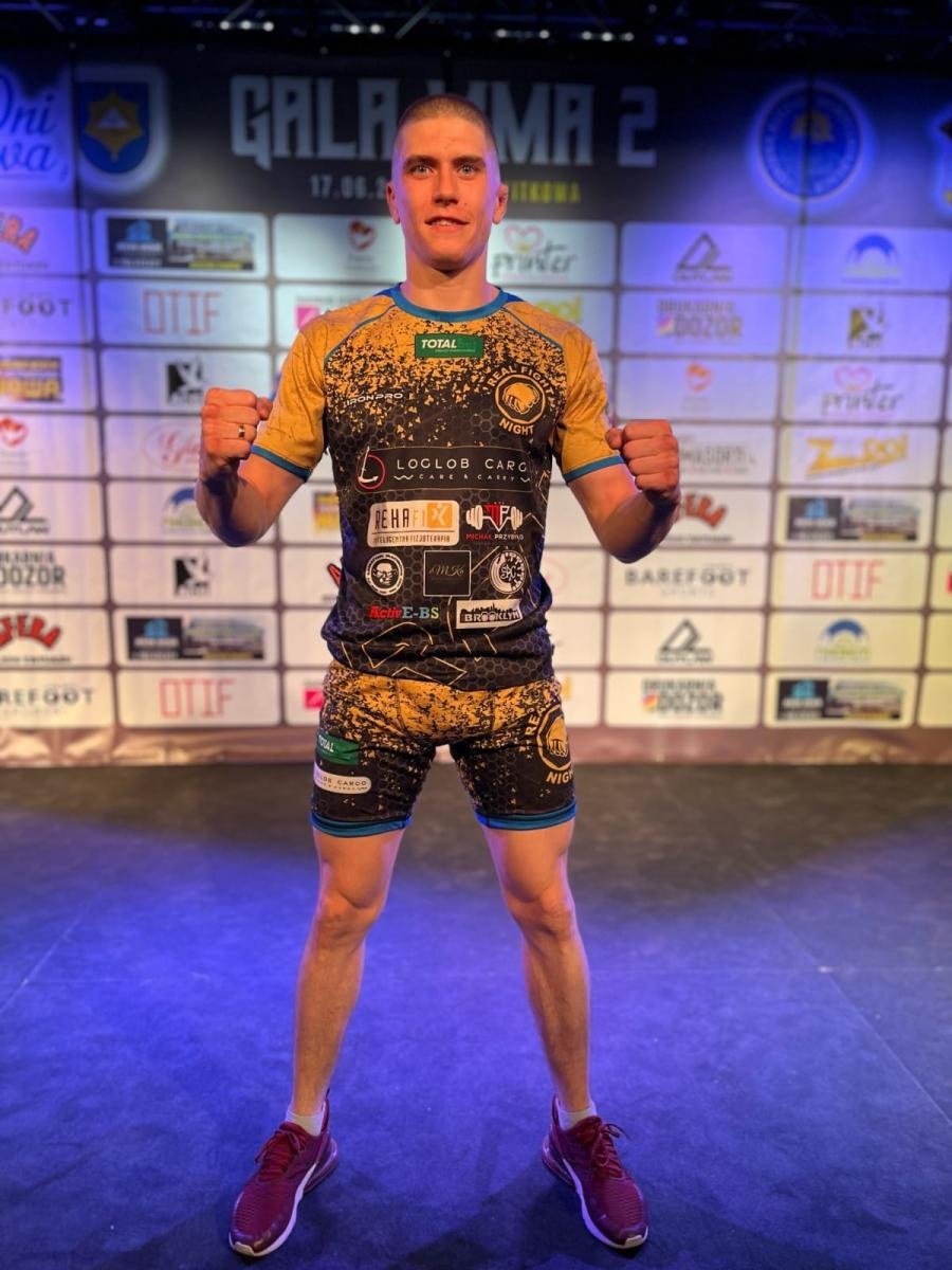 Zdjęcie w galerii na portalu naszraciborz.pl: Daniel Zalewski z Łamatora nokautuje w pierwszej rundzie na gali MMA wiadomości z regionu