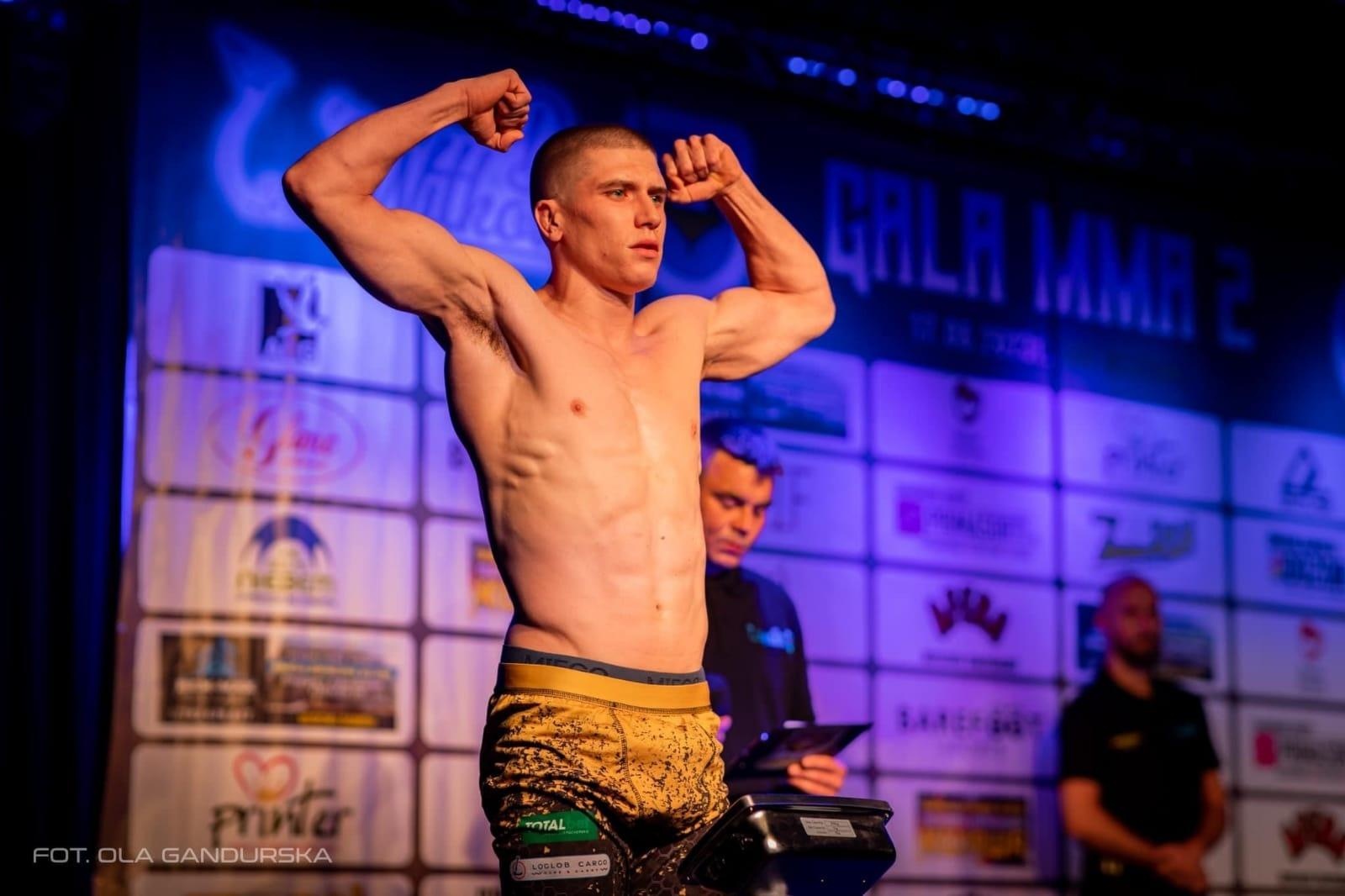 Zdjęcie w galerii na portalu naszraciborz.pl: Daniel Zalewski z Łamatora nokautuje w pierwszej rundzie na gali MMA wiadomości z regionu