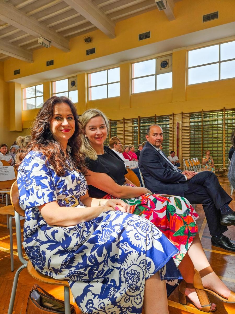 Zdjęcie w galerii na portalu naszraciborz.pl: Gorzko-słodkie miejskie zakończenie roku w SP 15 z rządowo-poselską obsadą [FOTO i WIDEO] wiadomości z regionu